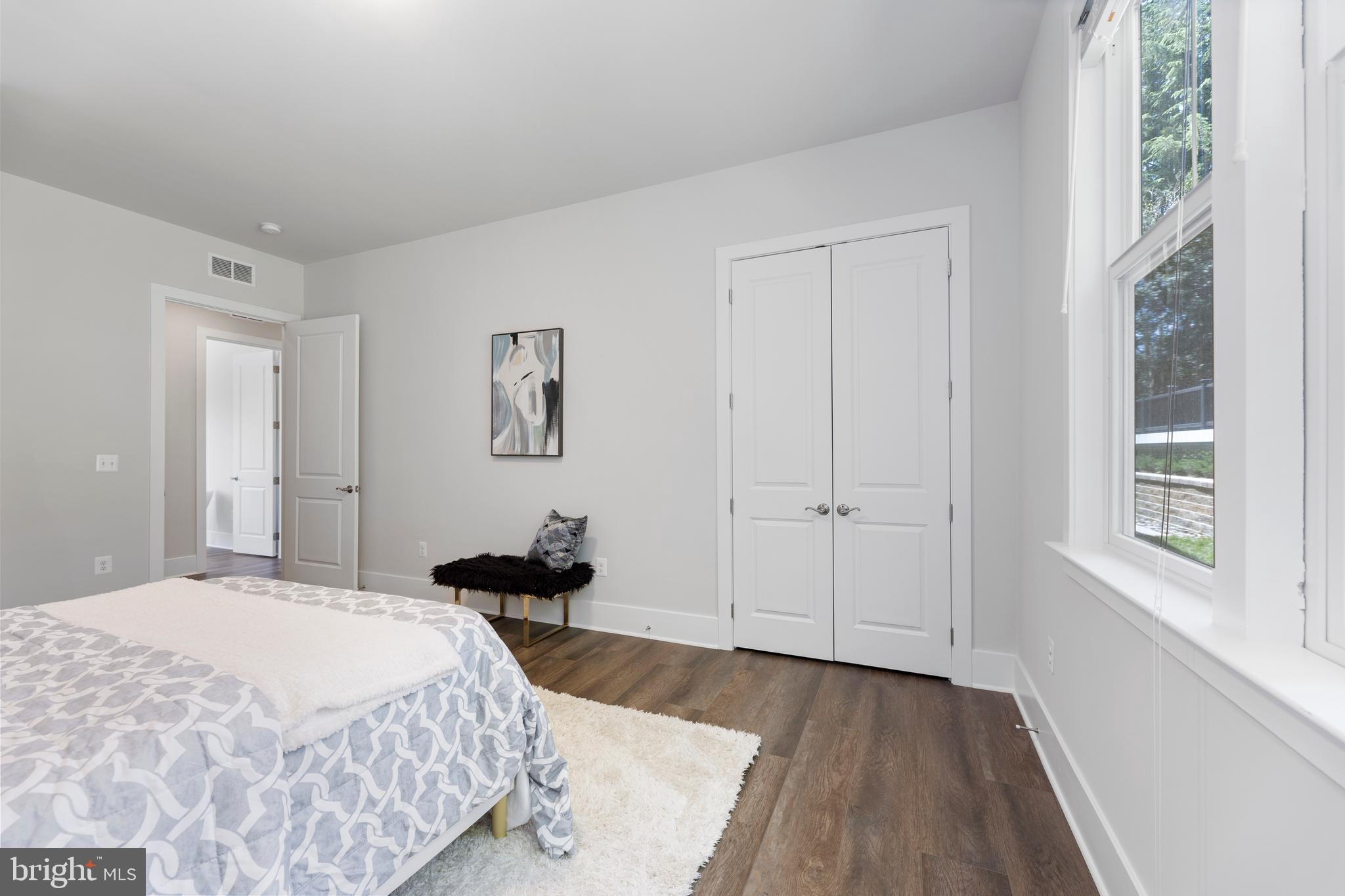 RIVERCREST - Residential