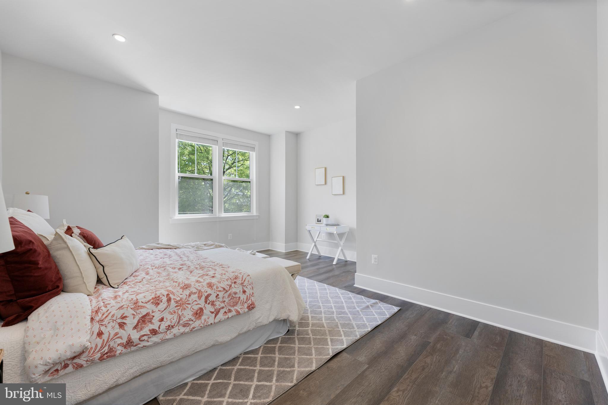 RIVERCREST - Residential