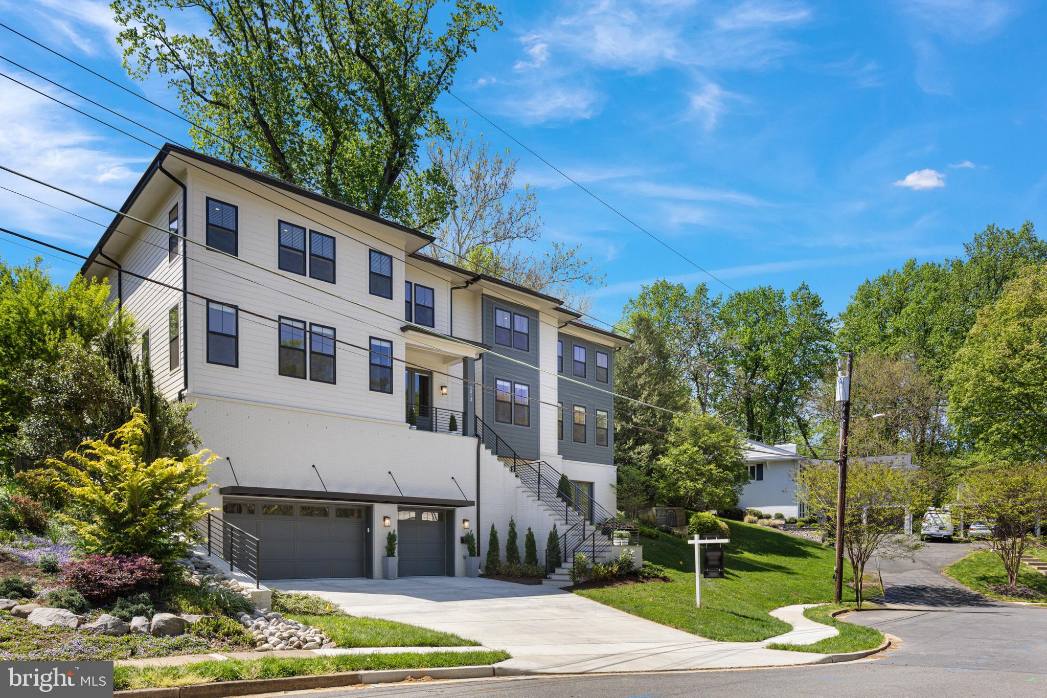 RIVERCREST - Residential