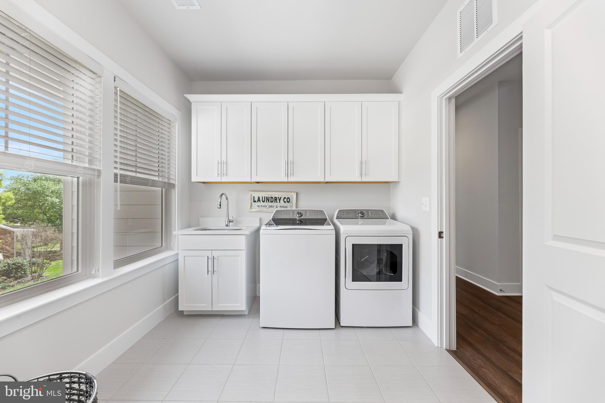 RIVERCREST - Residential