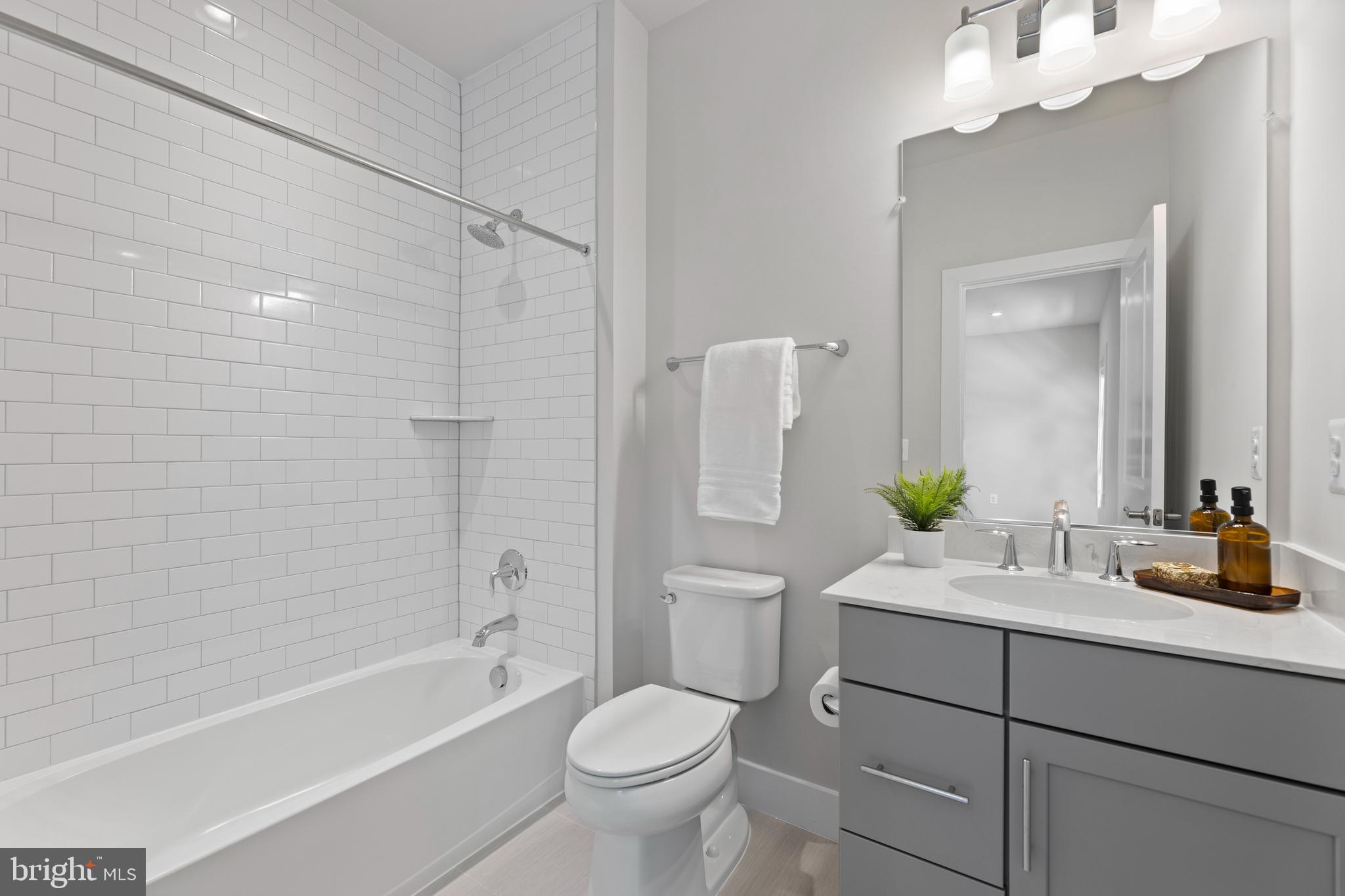 RIVERCREST - Residential