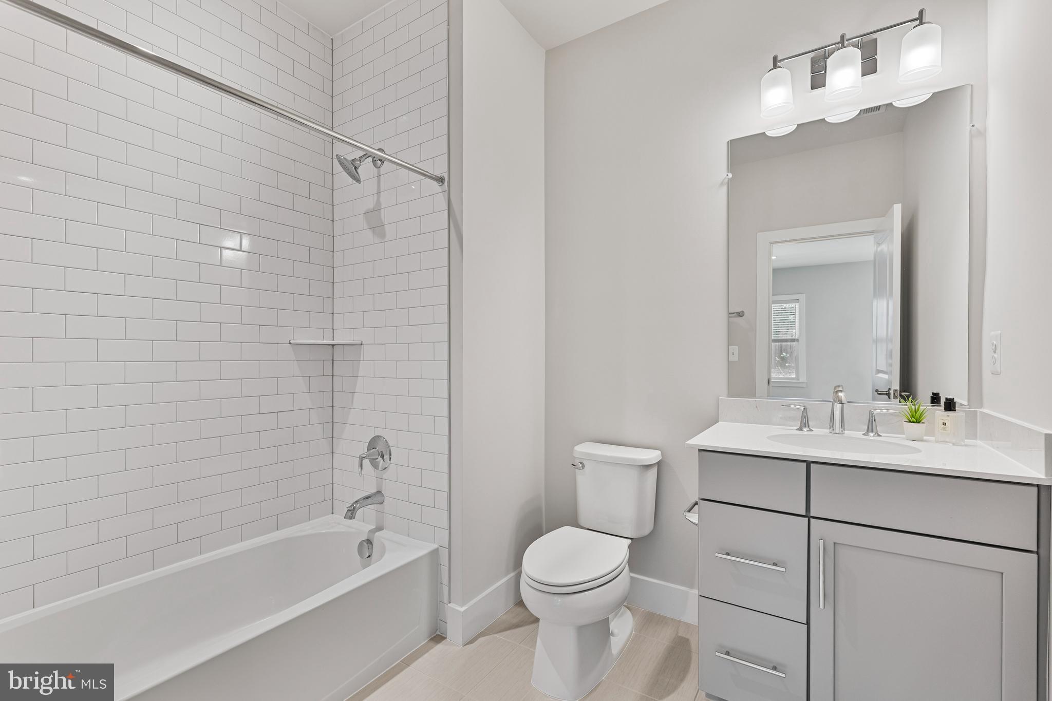 RIVERCREST - Residential