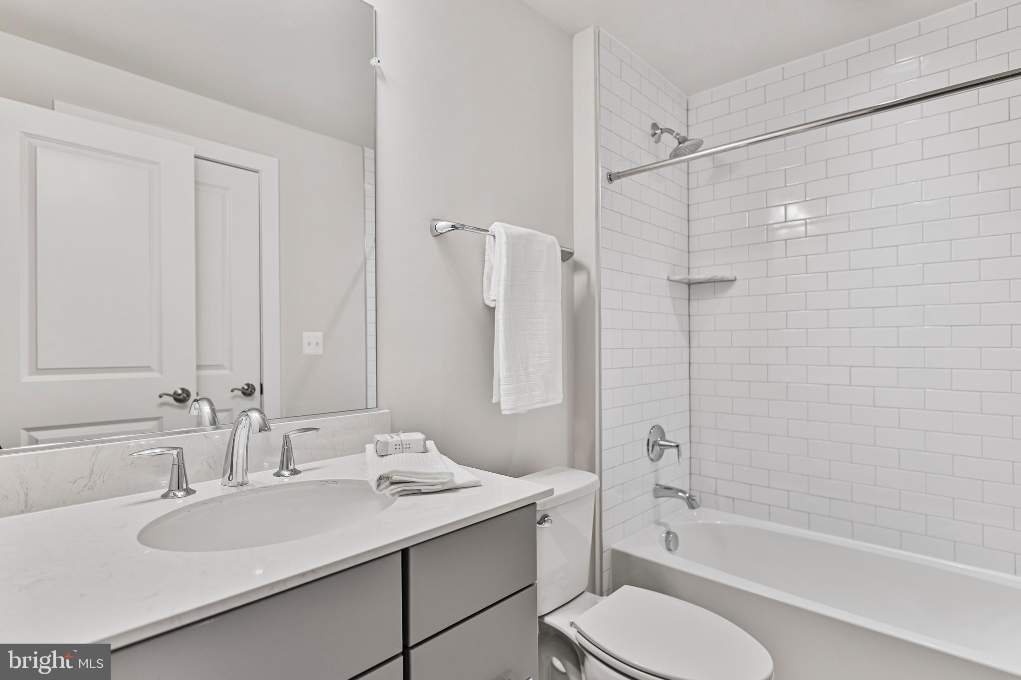 RIVERCREST - Residential