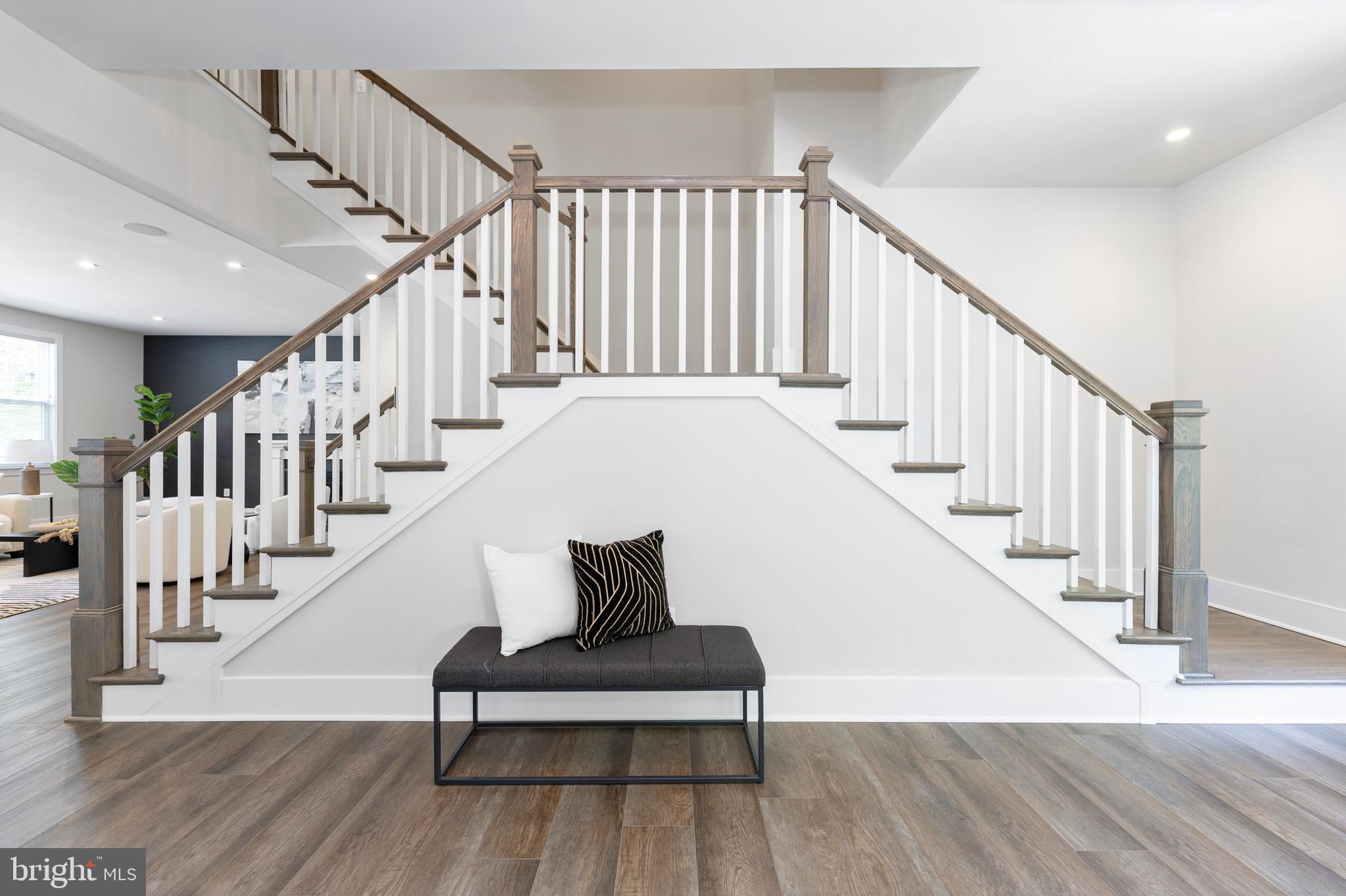 RIVERCREST - Residential