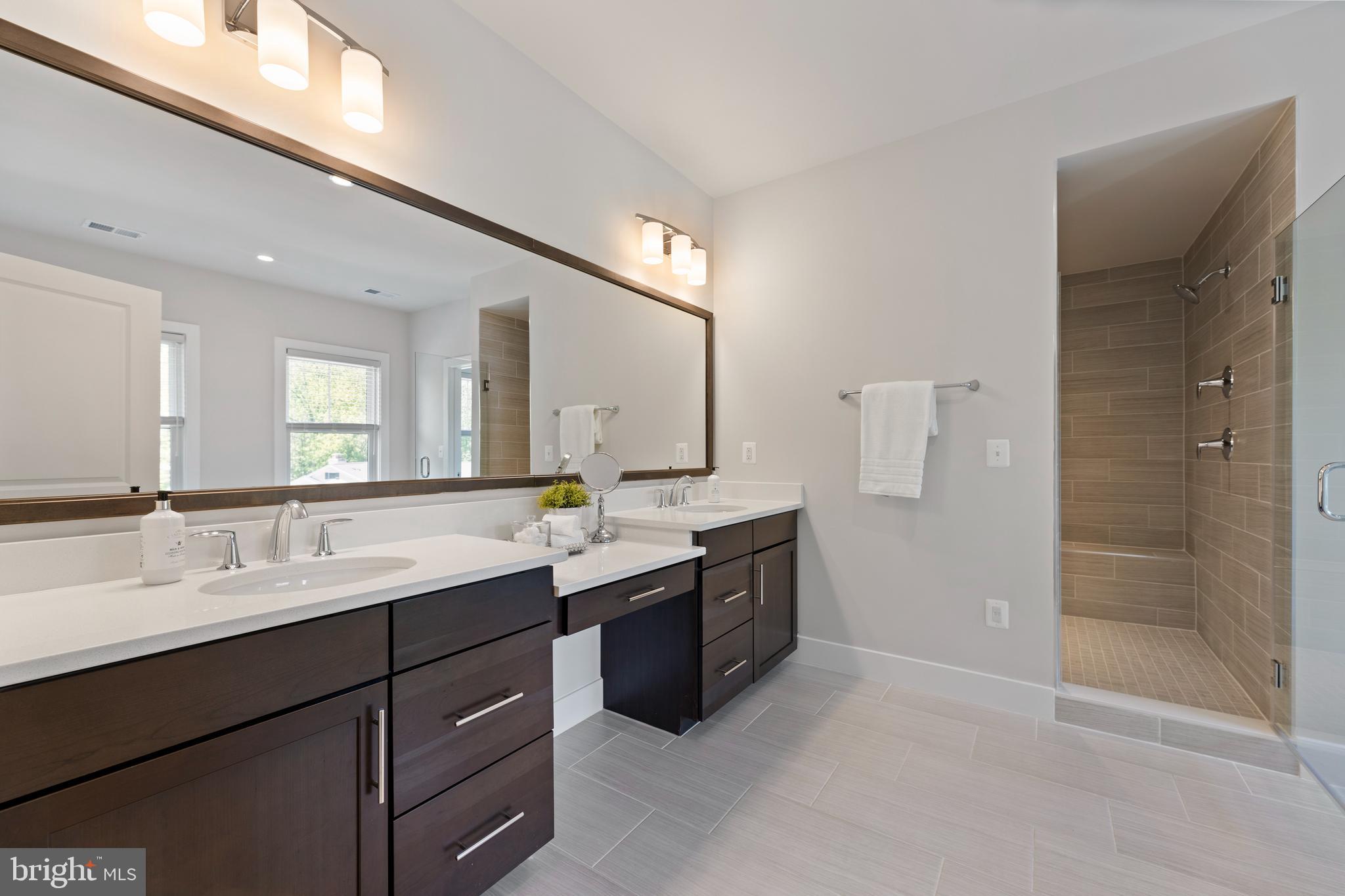 RIVERCREST - Residential