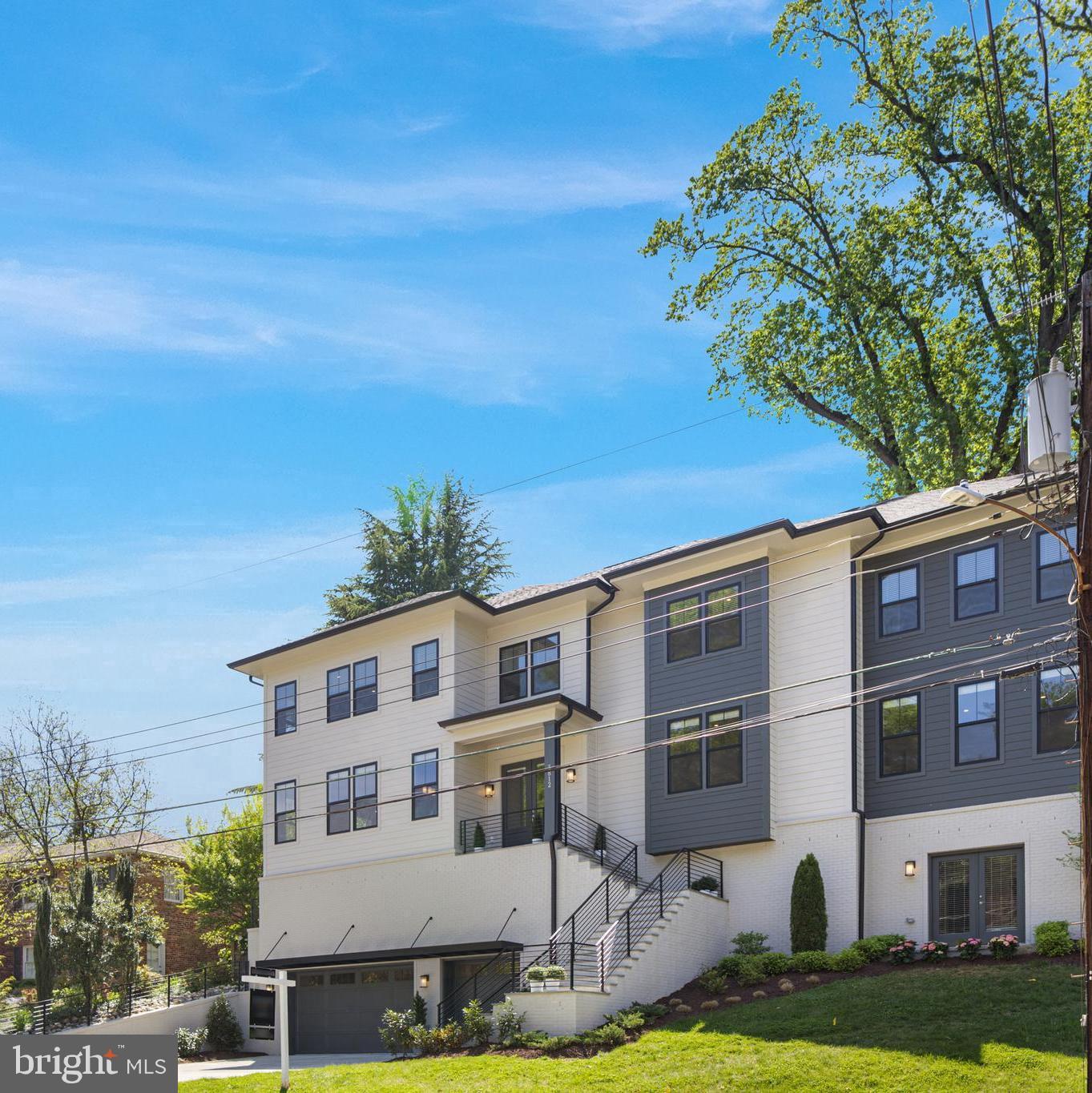 RIVERCREST - Residential