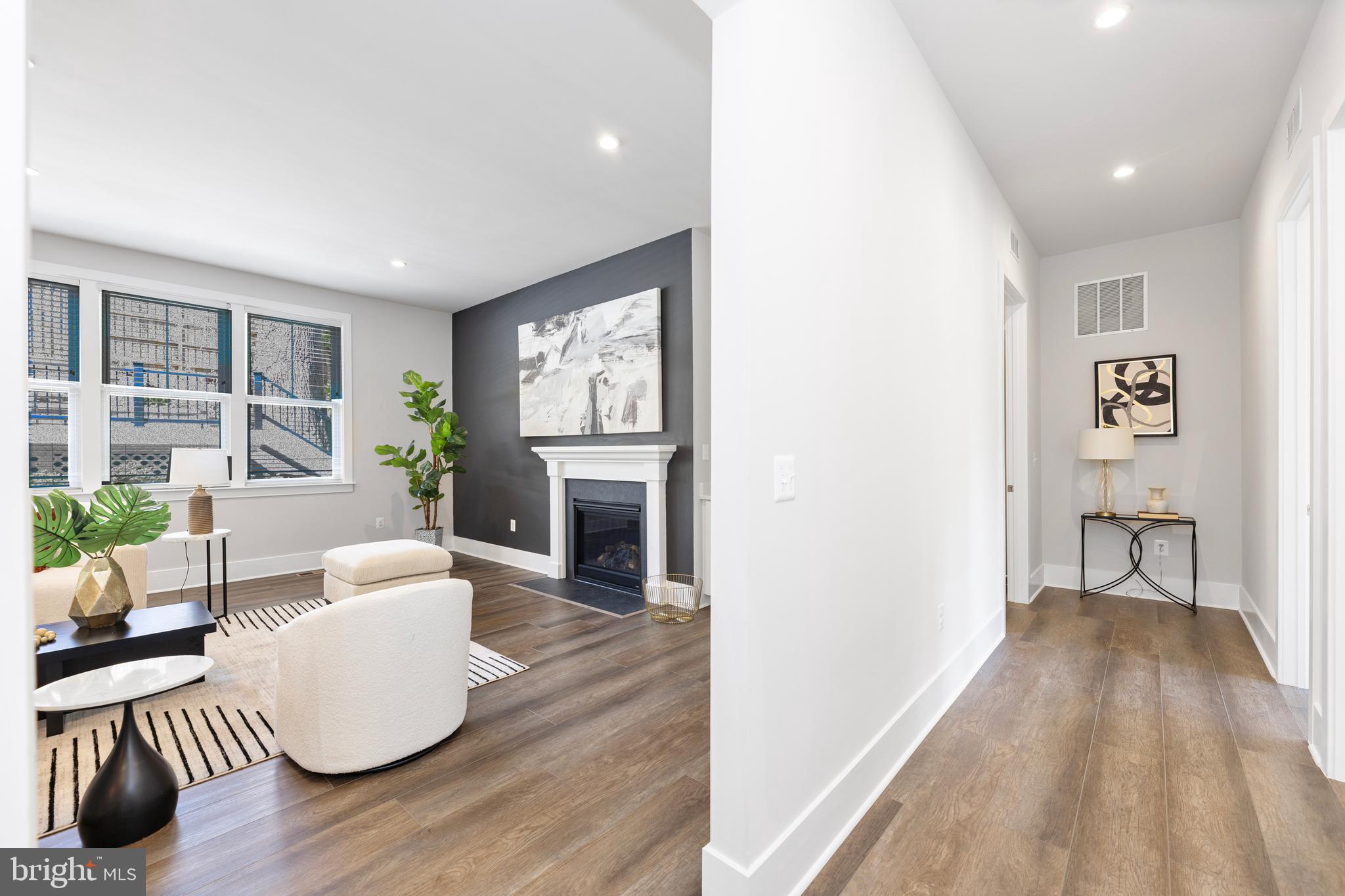 RIVERCREST - Residential