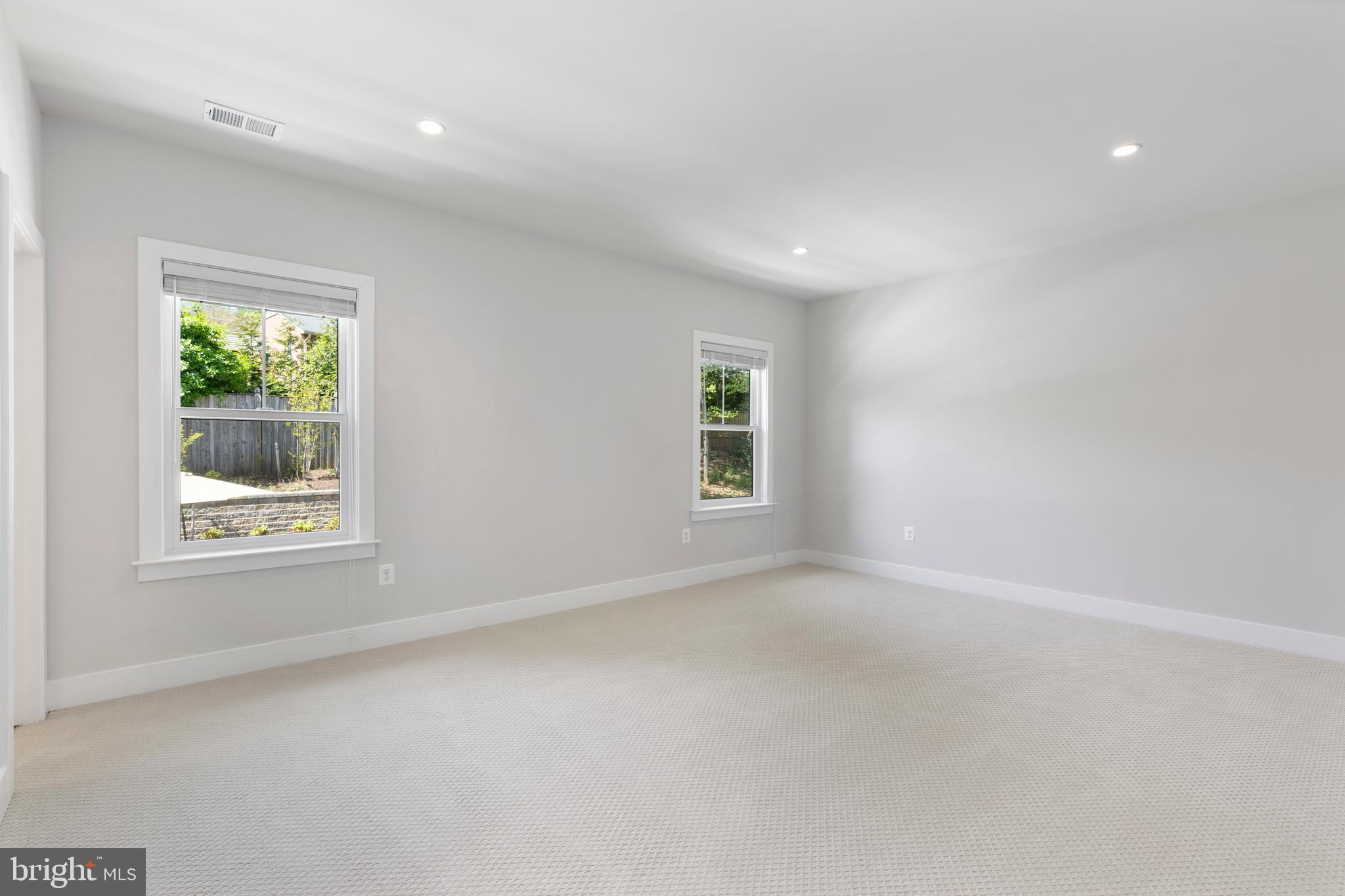 RIVERCREST - Residential