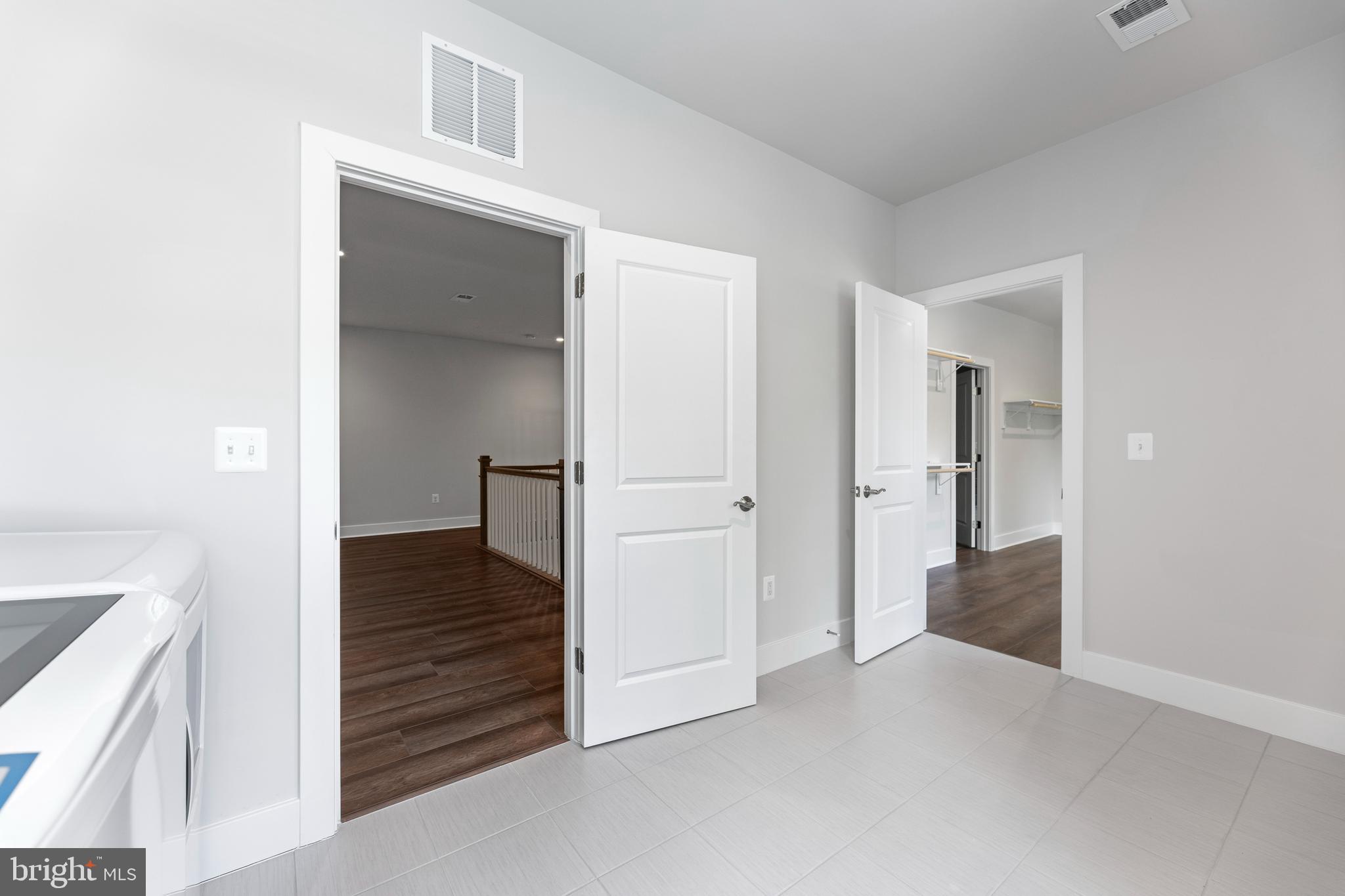 RIVERCREST - Residential