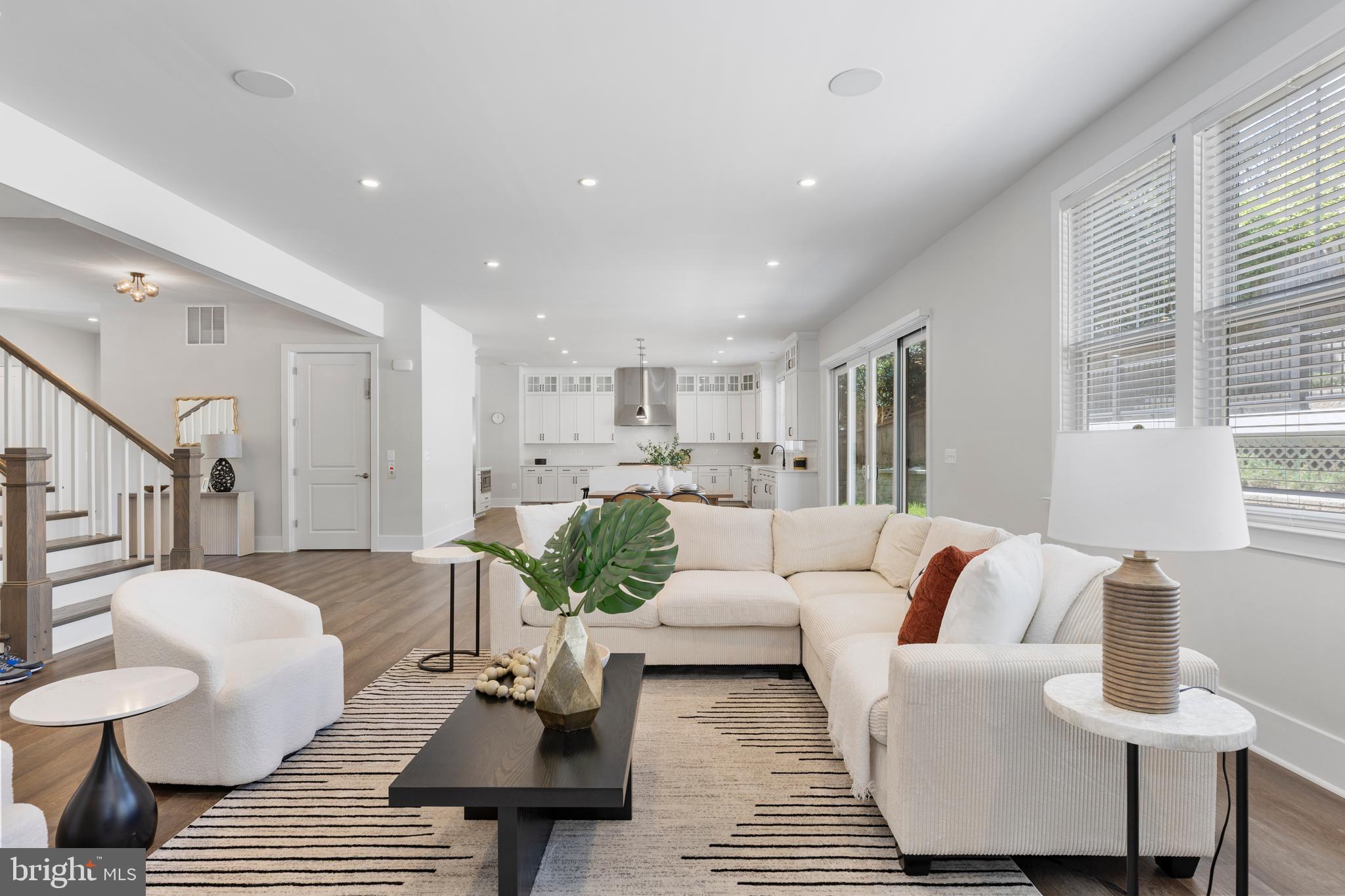 RIVERCREST - Residential