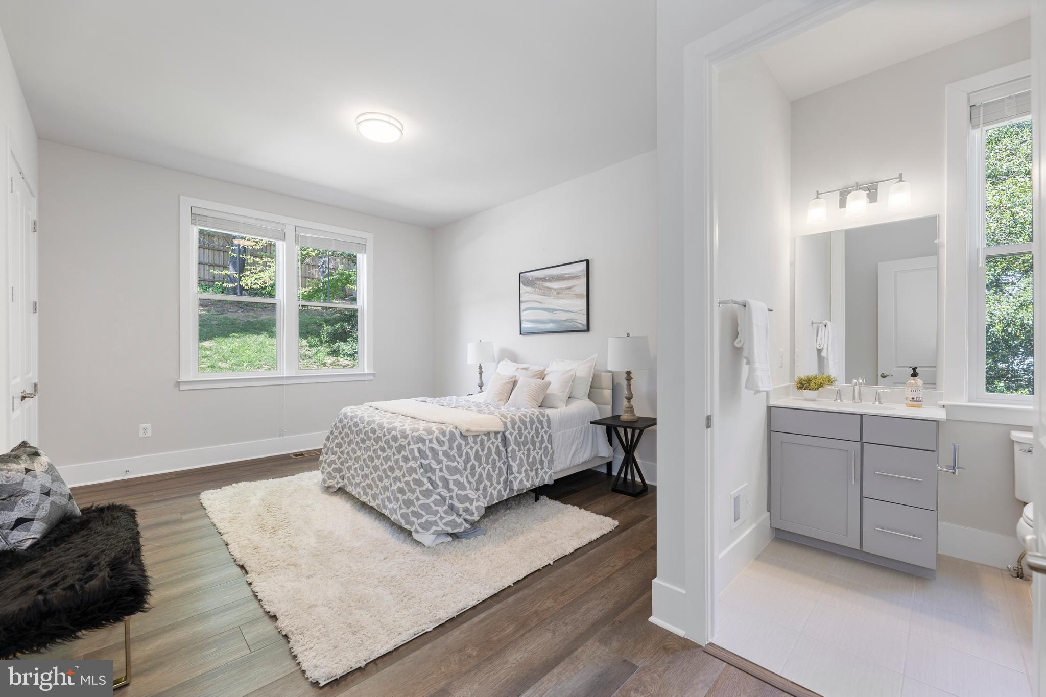 RIVERCREST - Residential