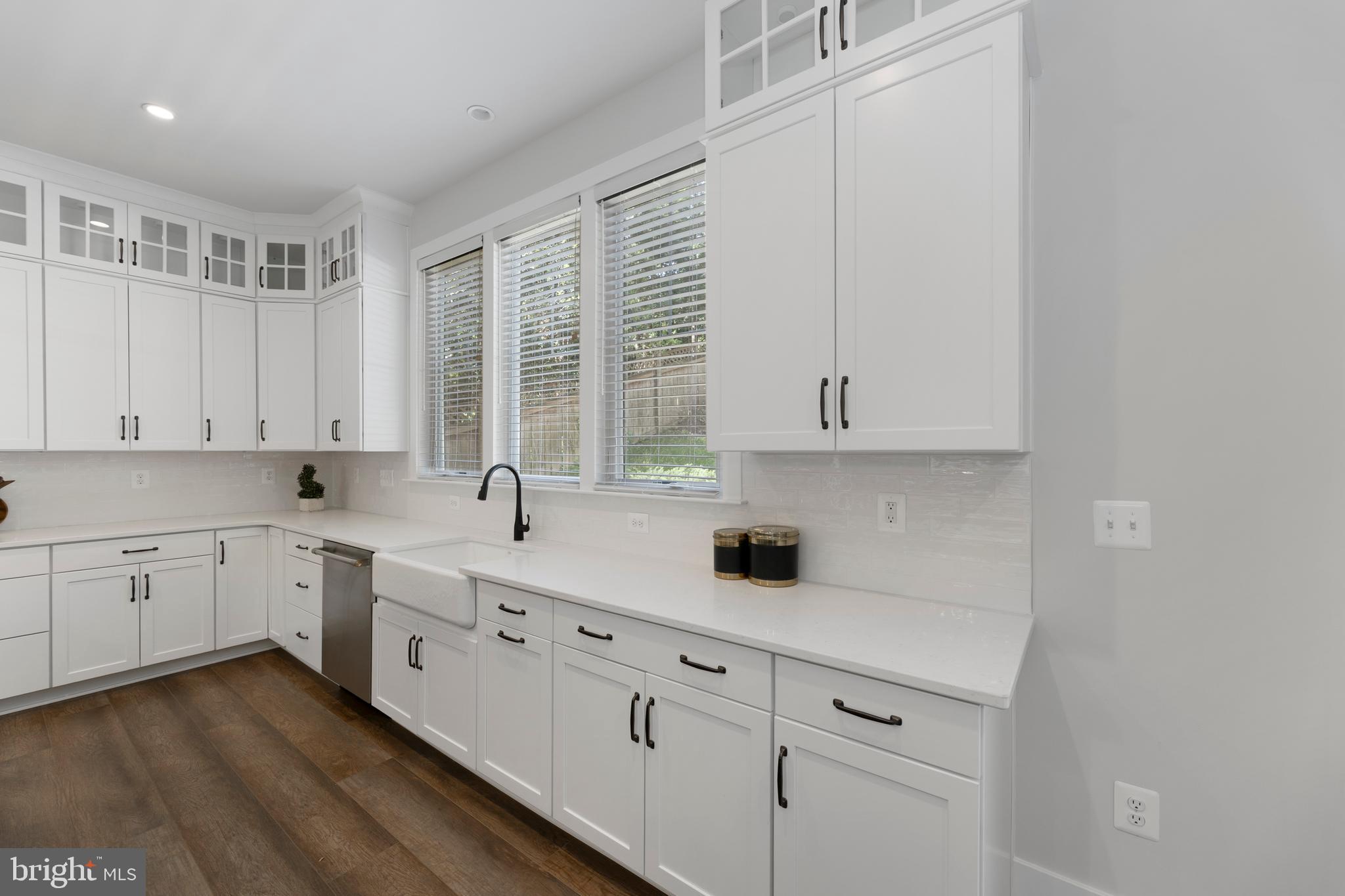 RIVERCREST - Residential