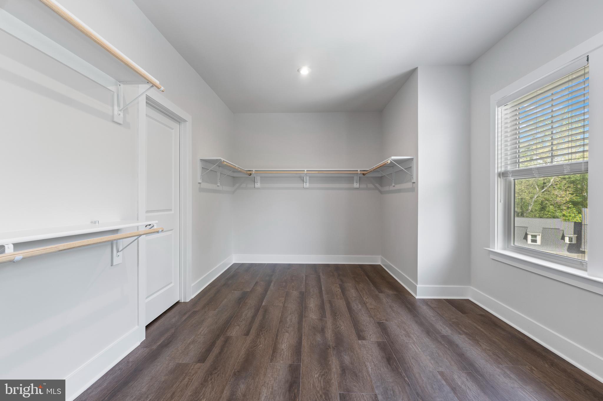 RIVERCREST - Residential