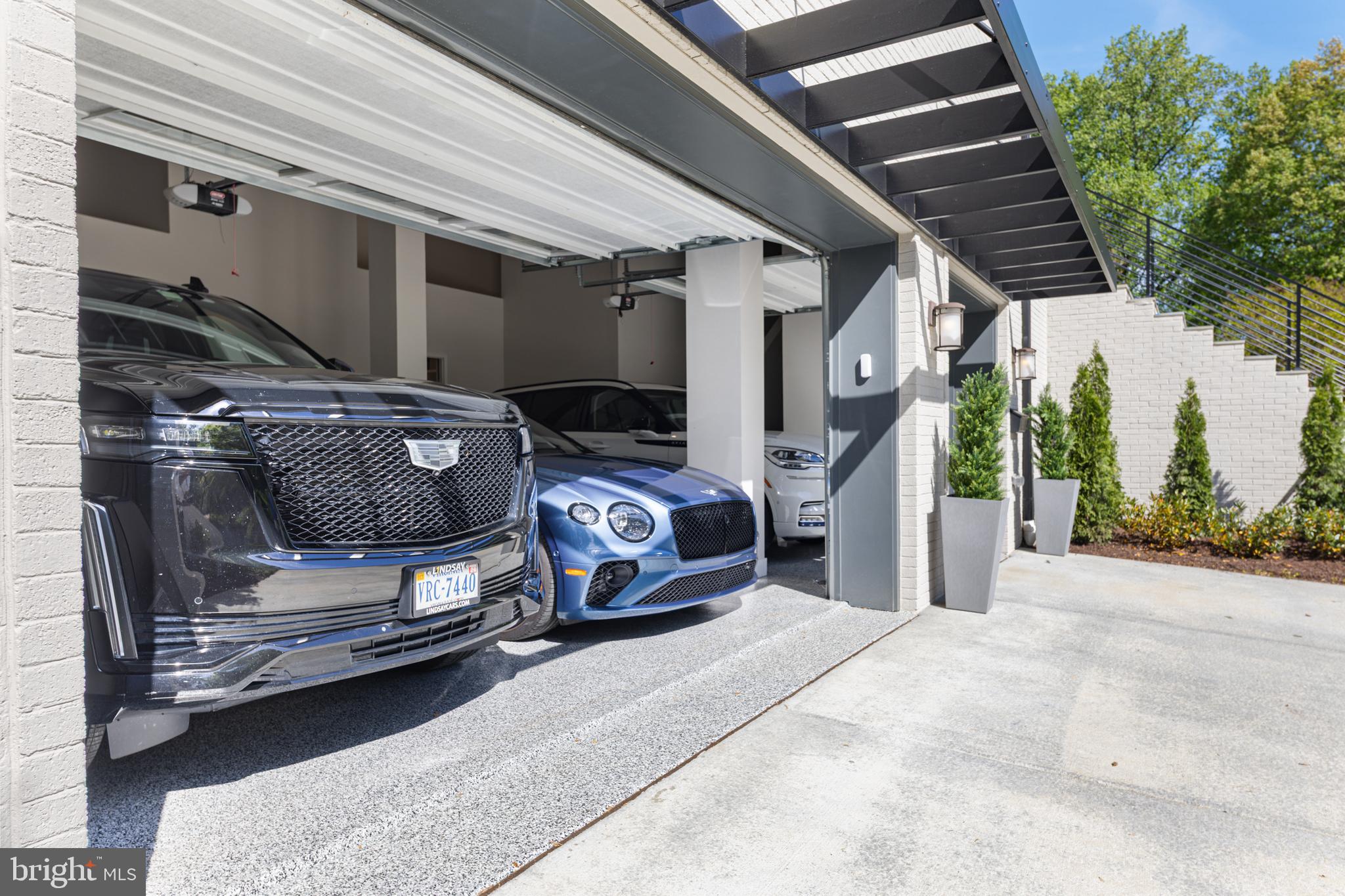 RIVERCREST - Residential