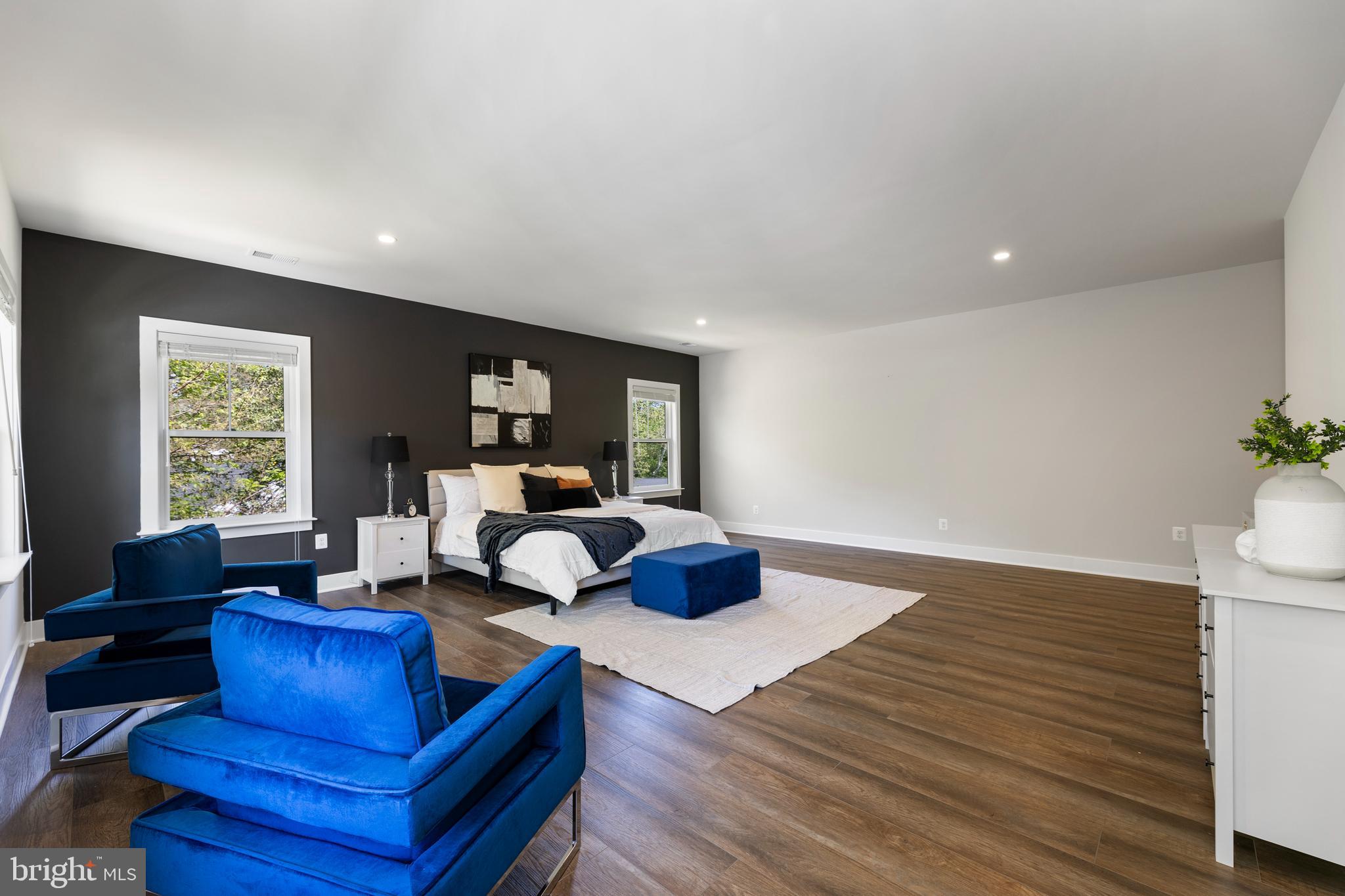 RIVERCREST - Residential