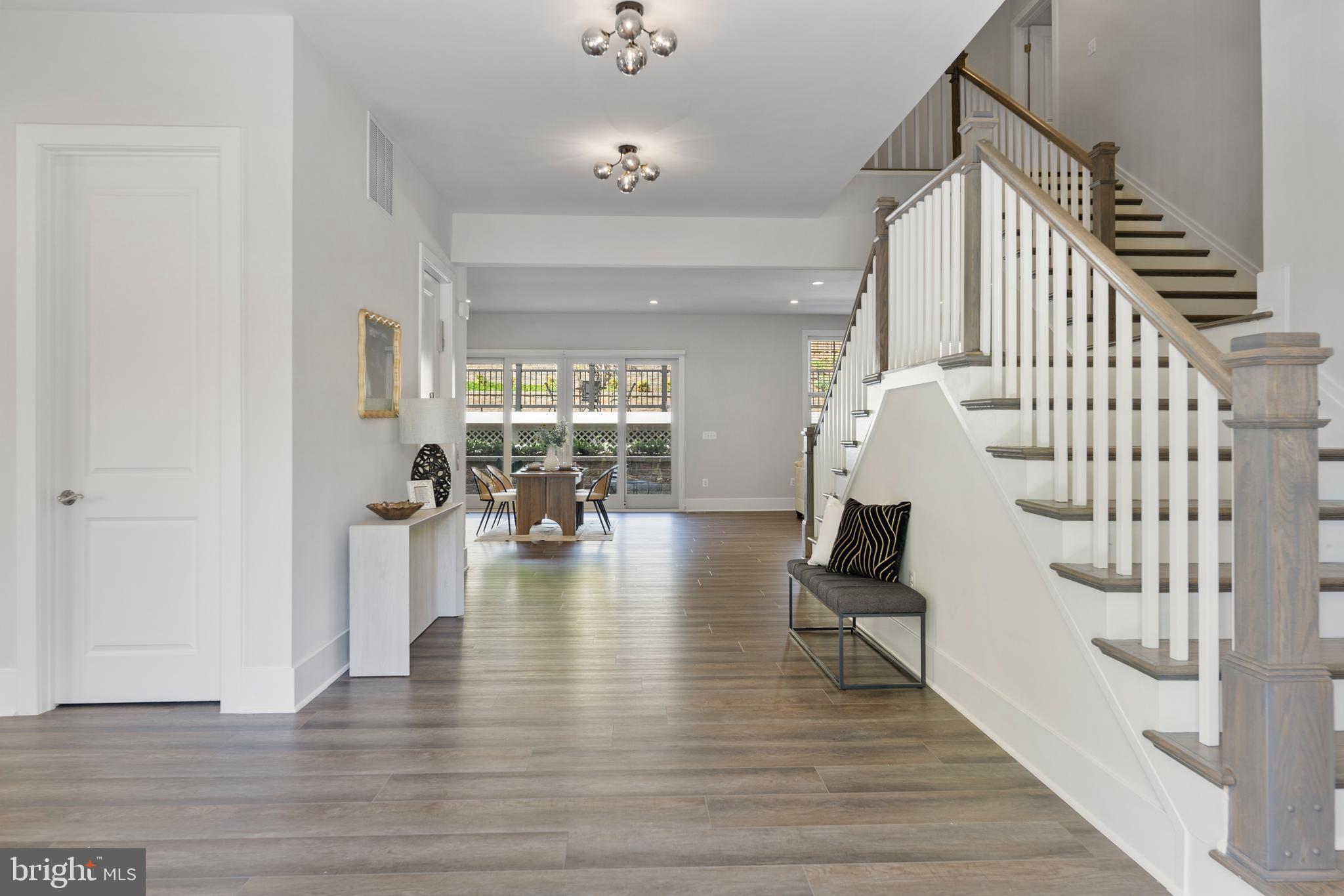 RIVERCREST - Residential