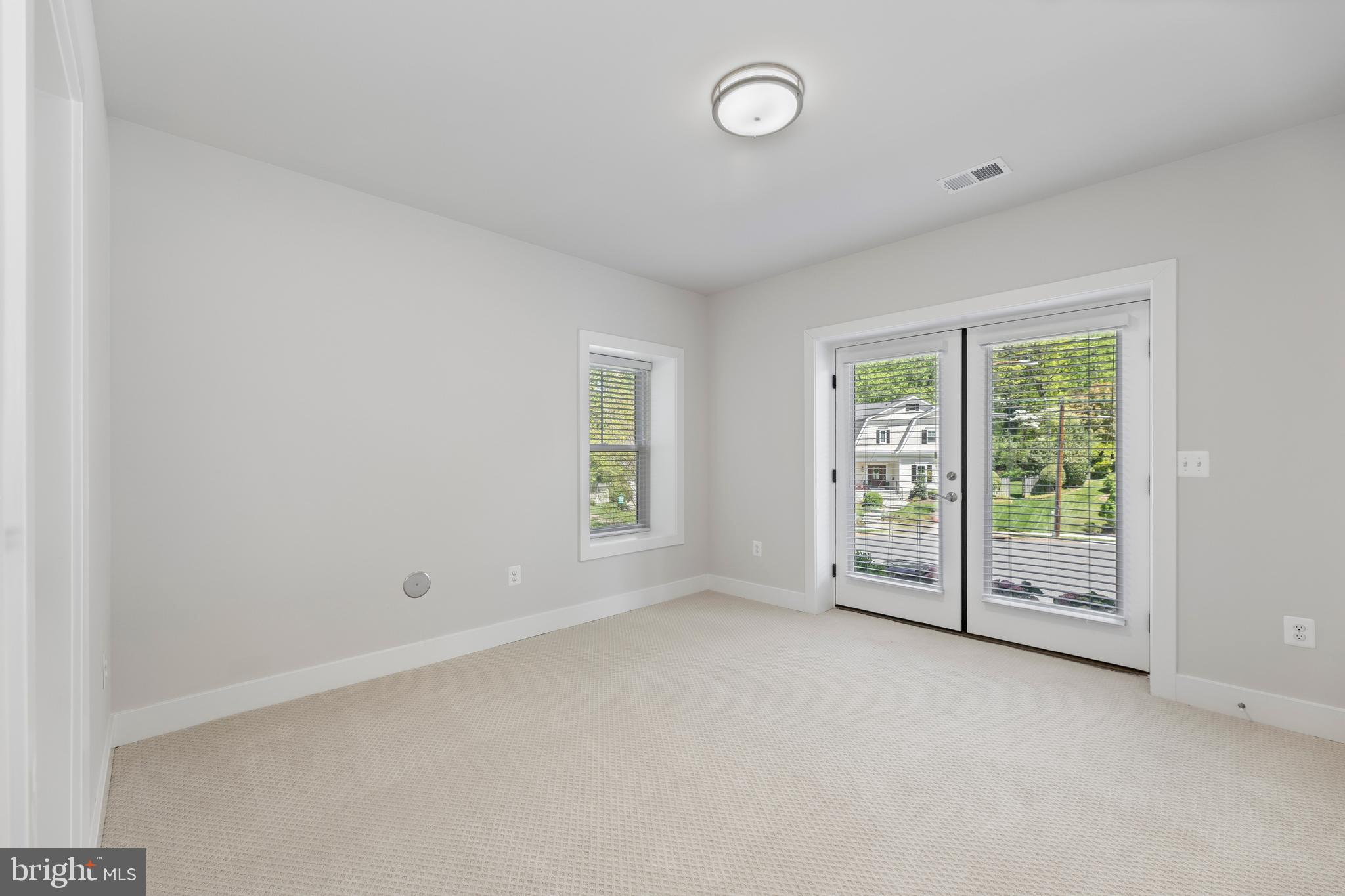 RIVERCREST - Residential