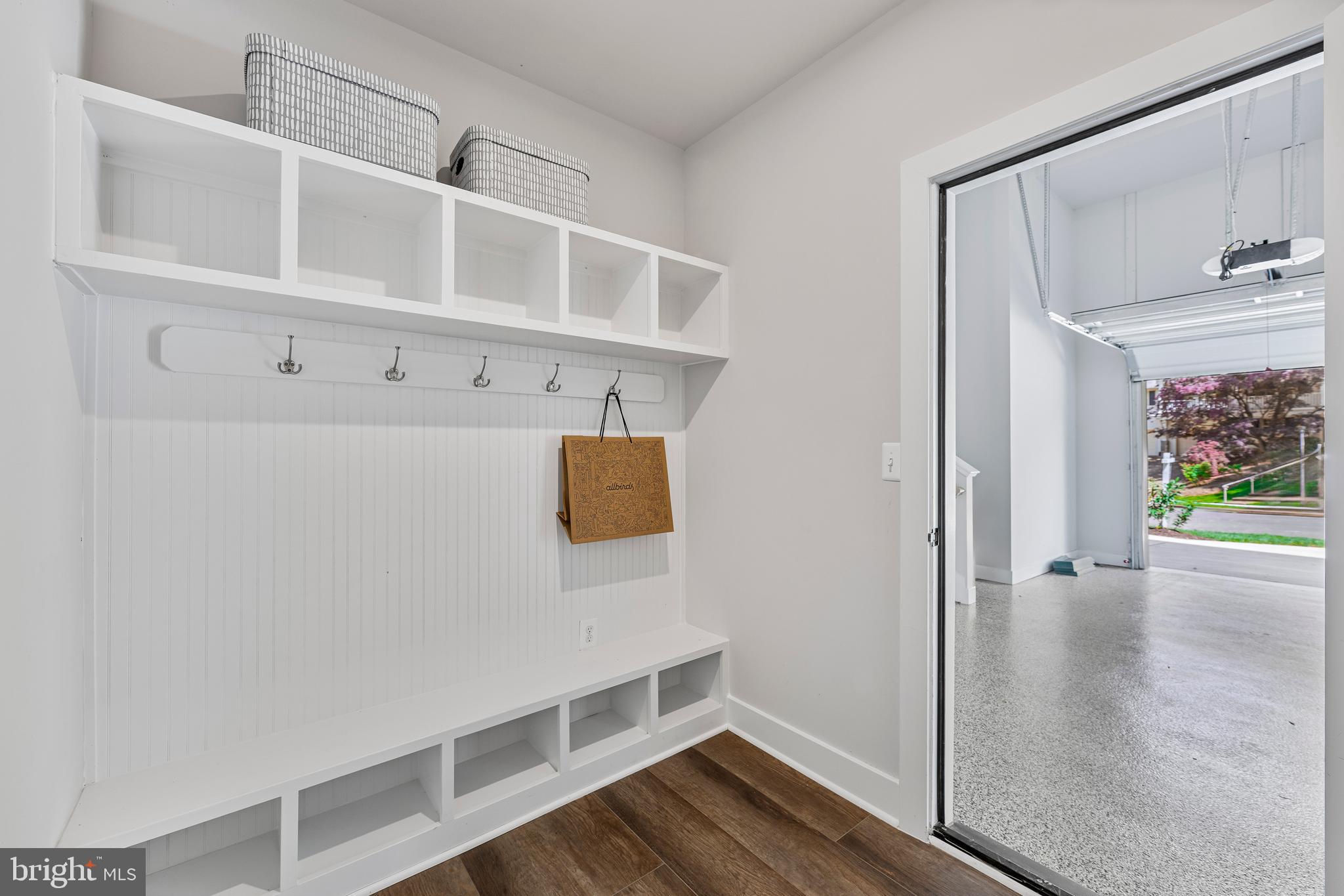 RIVERCREST - Residential