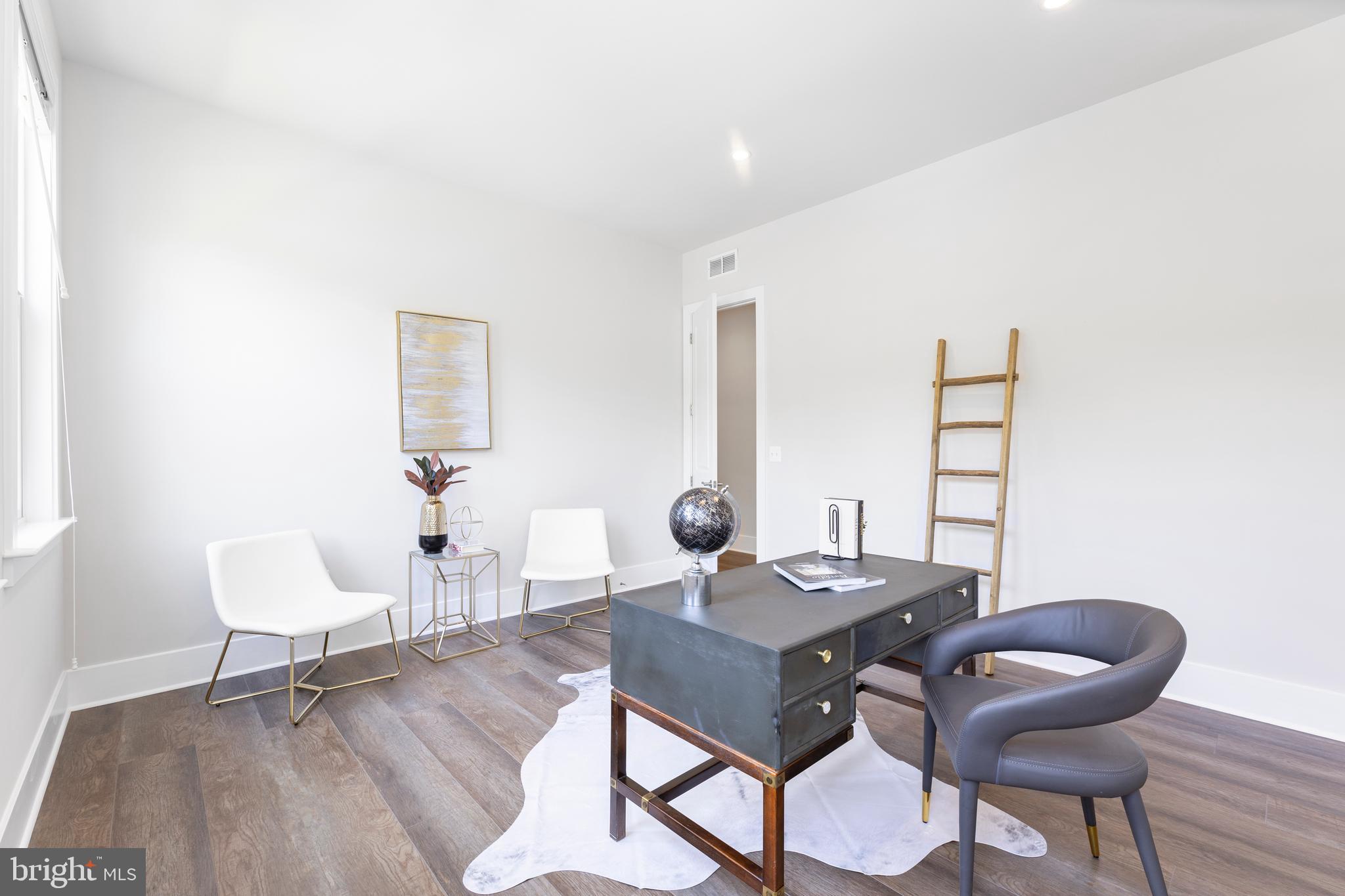 RIVERCREST - Residential