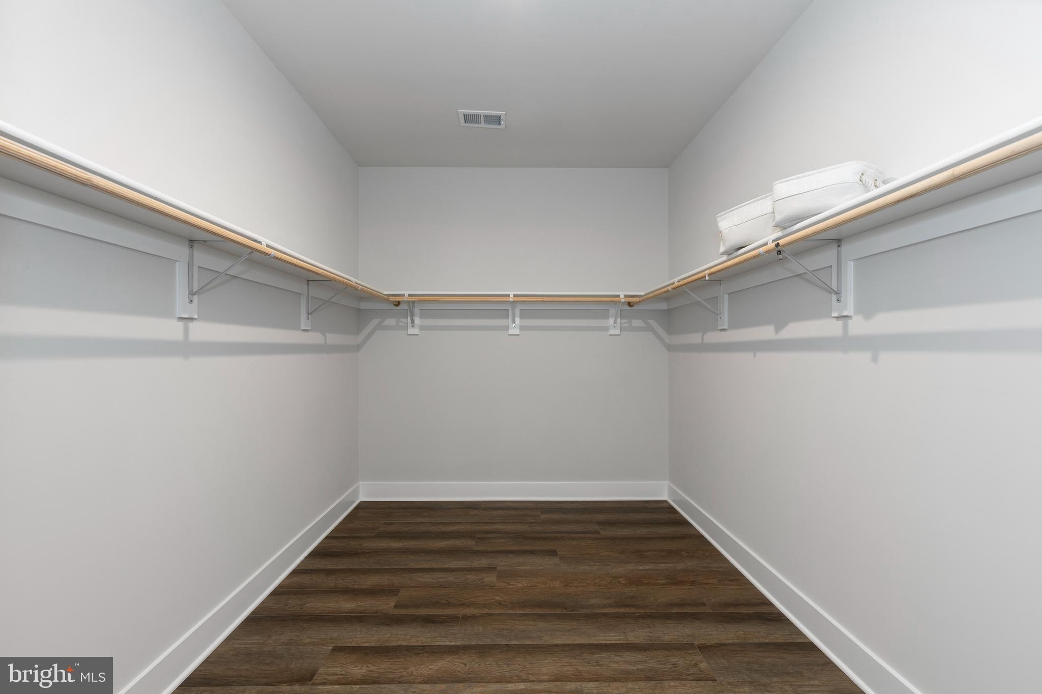 RIVERCREST - Residential