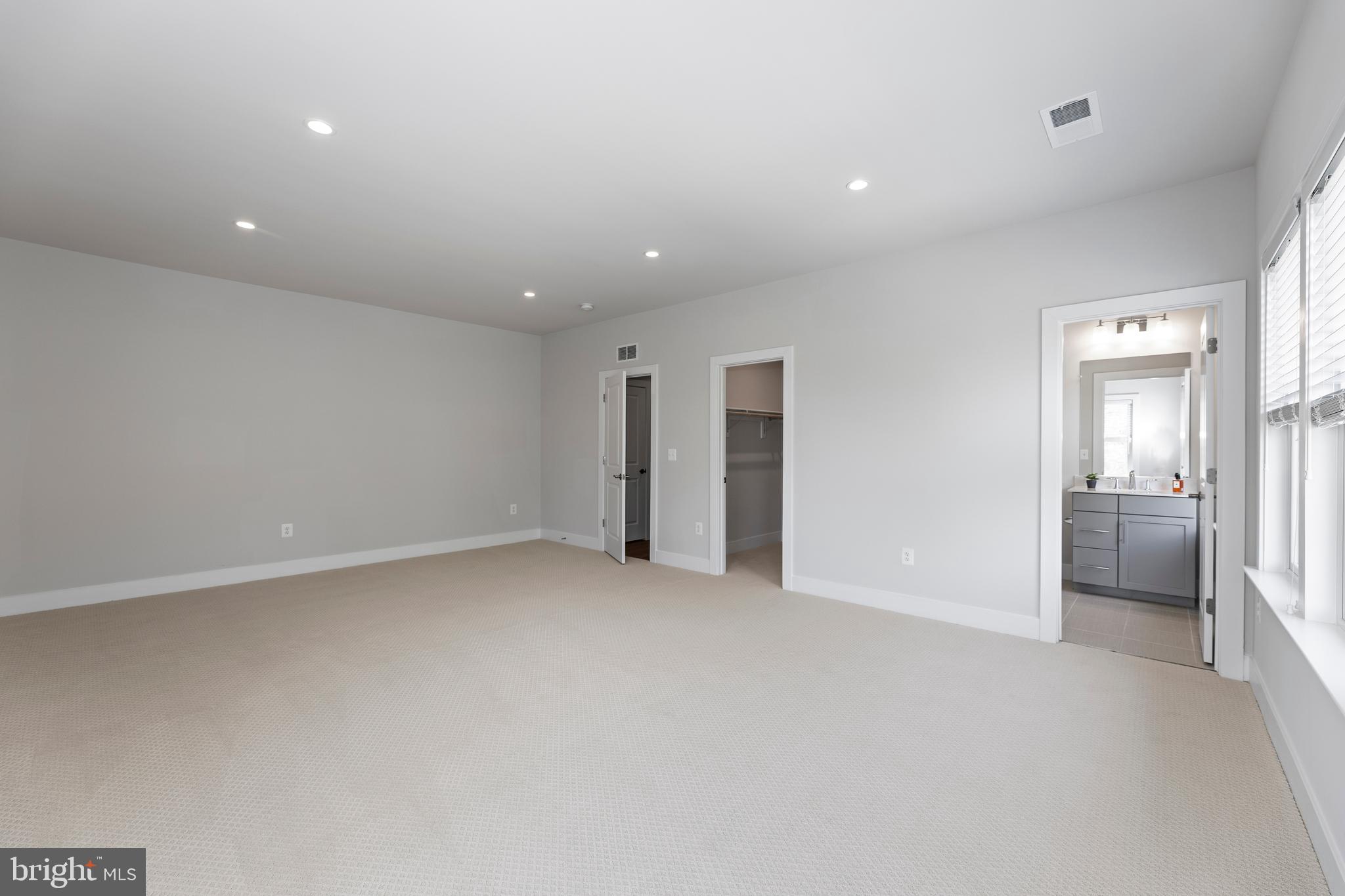 RIVERCREST - Residential