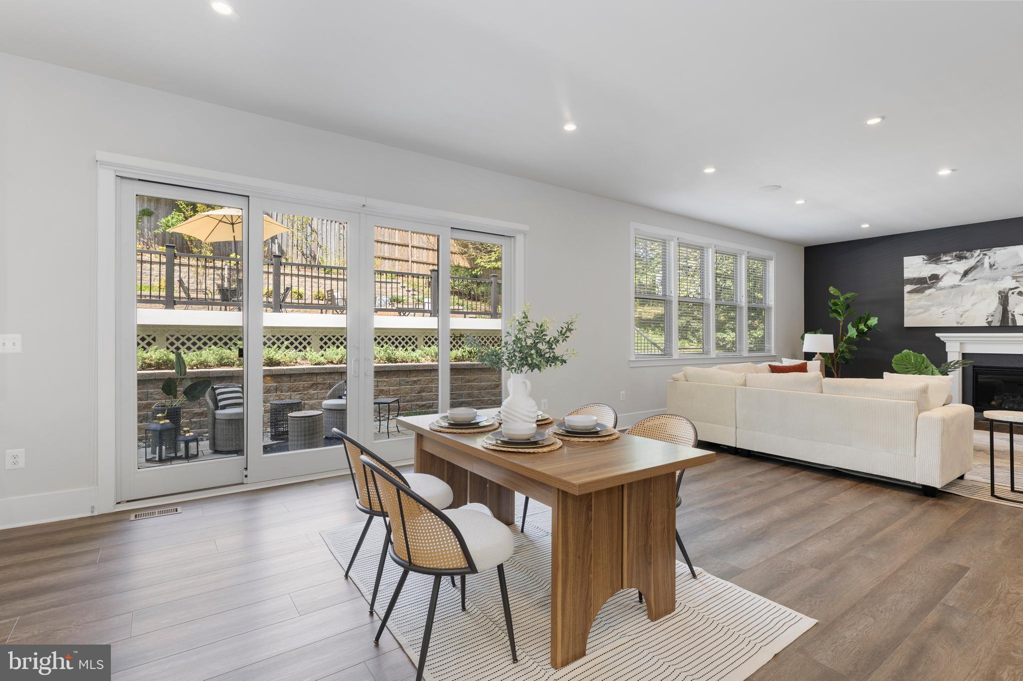 RIVERCREST - Residential