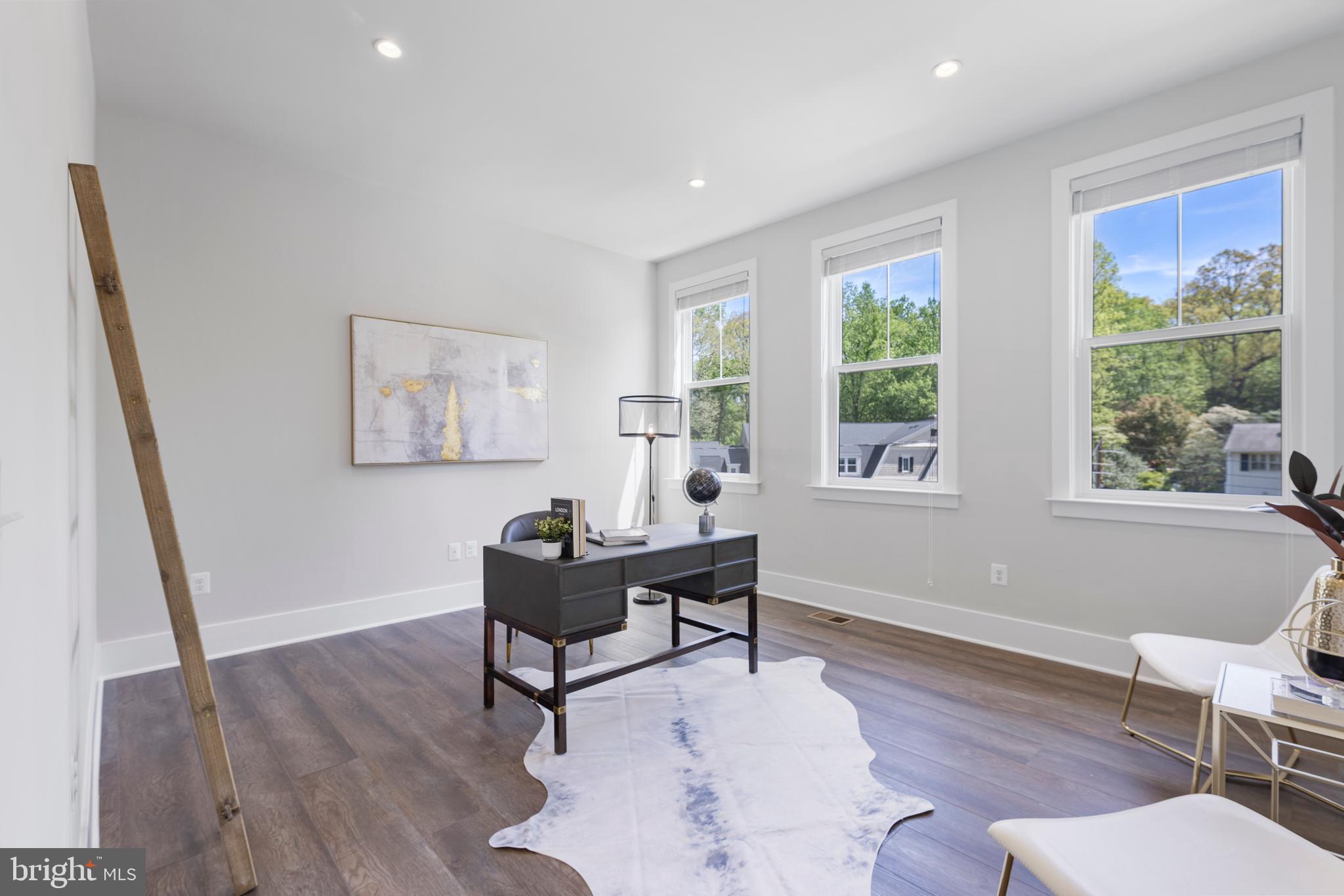 RIVERCREST - Residential