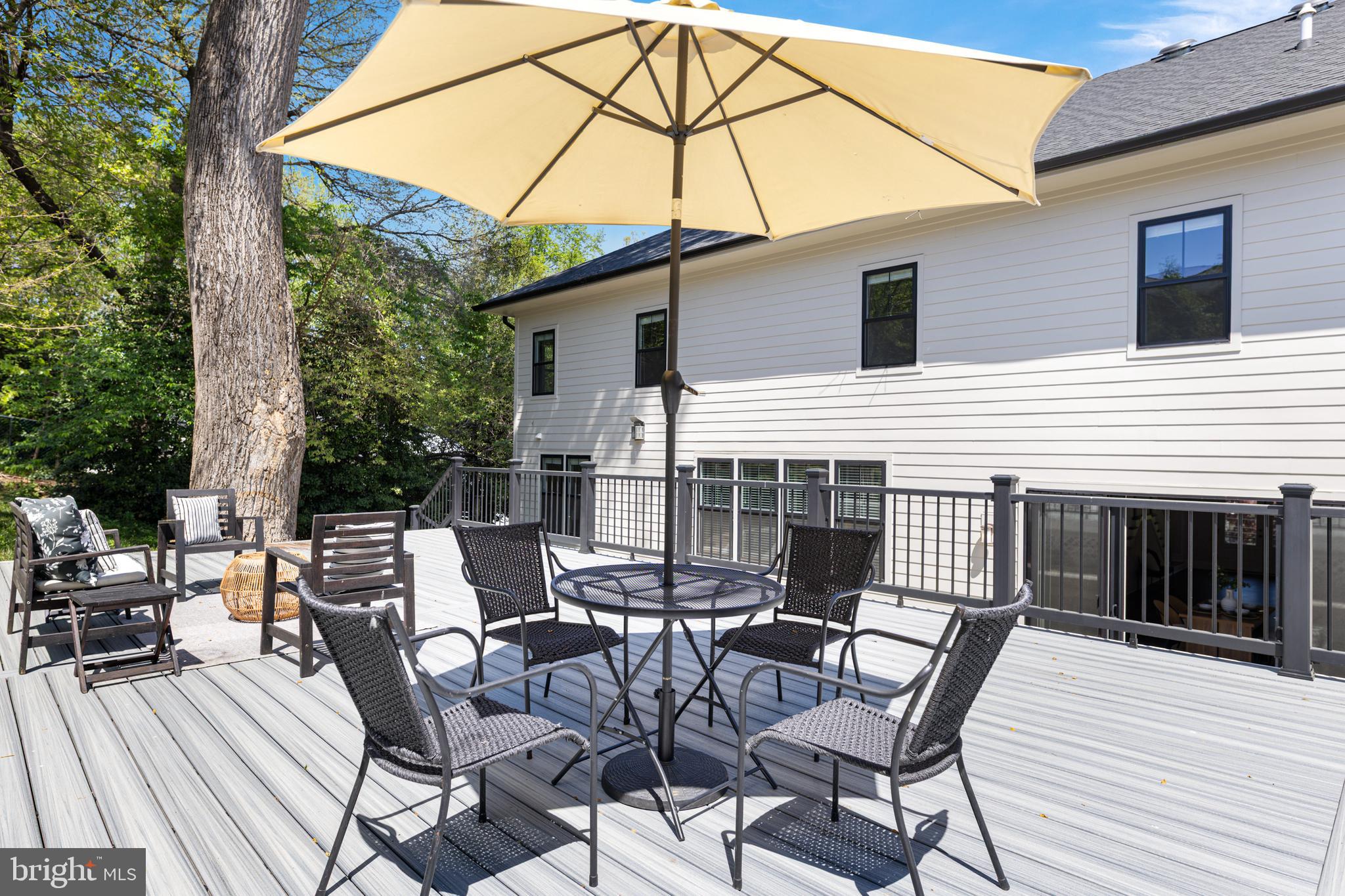 RIVERCREST - Residential