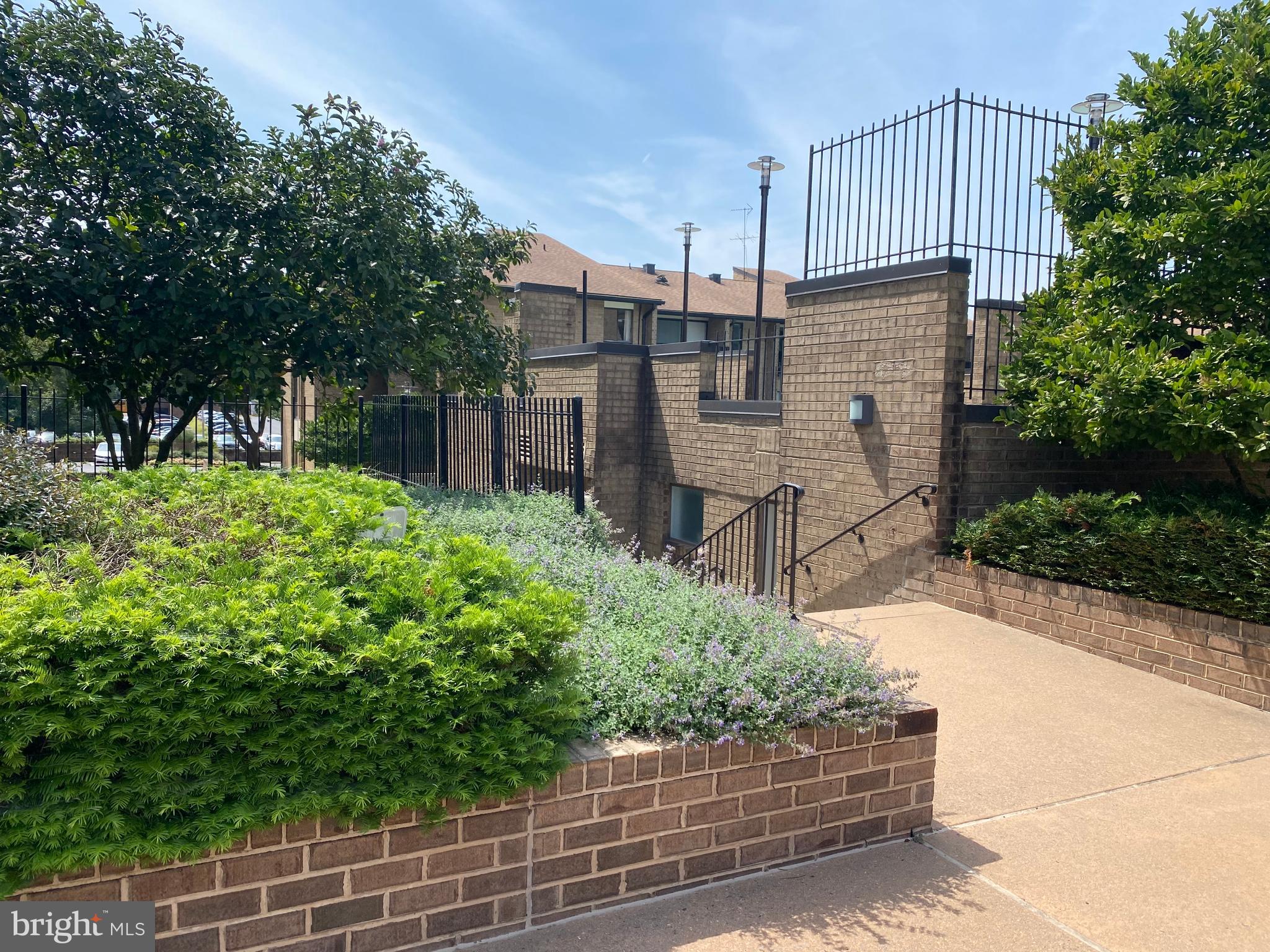 AMERICANA CENTRE - Residential