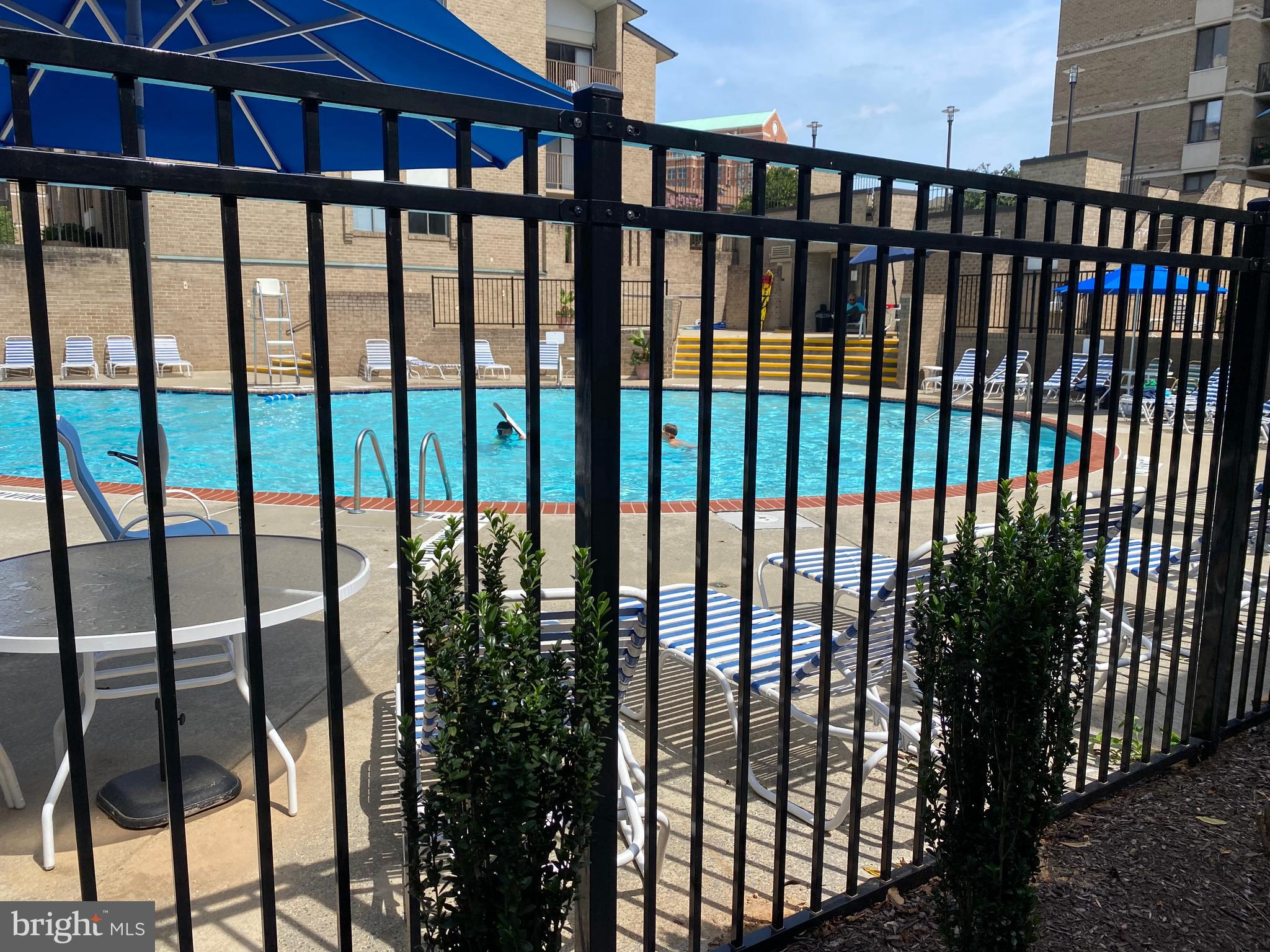 AMERICANA CENTRE - Residential