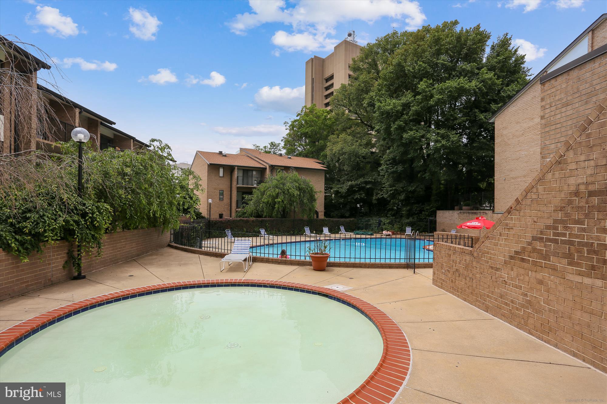 AMERICANA CENTRE - Residential