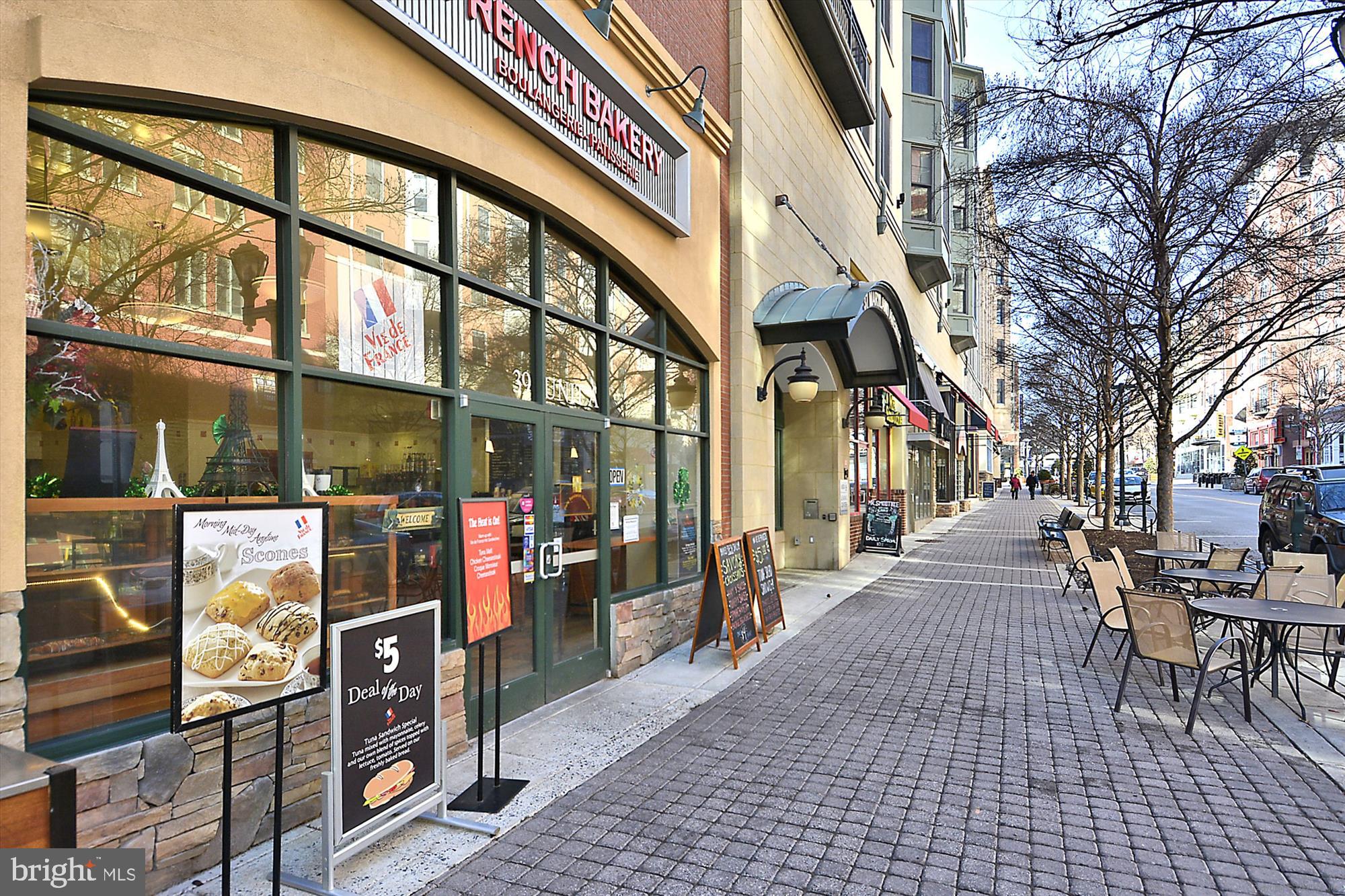 AMERICANA CENTRE - Residential