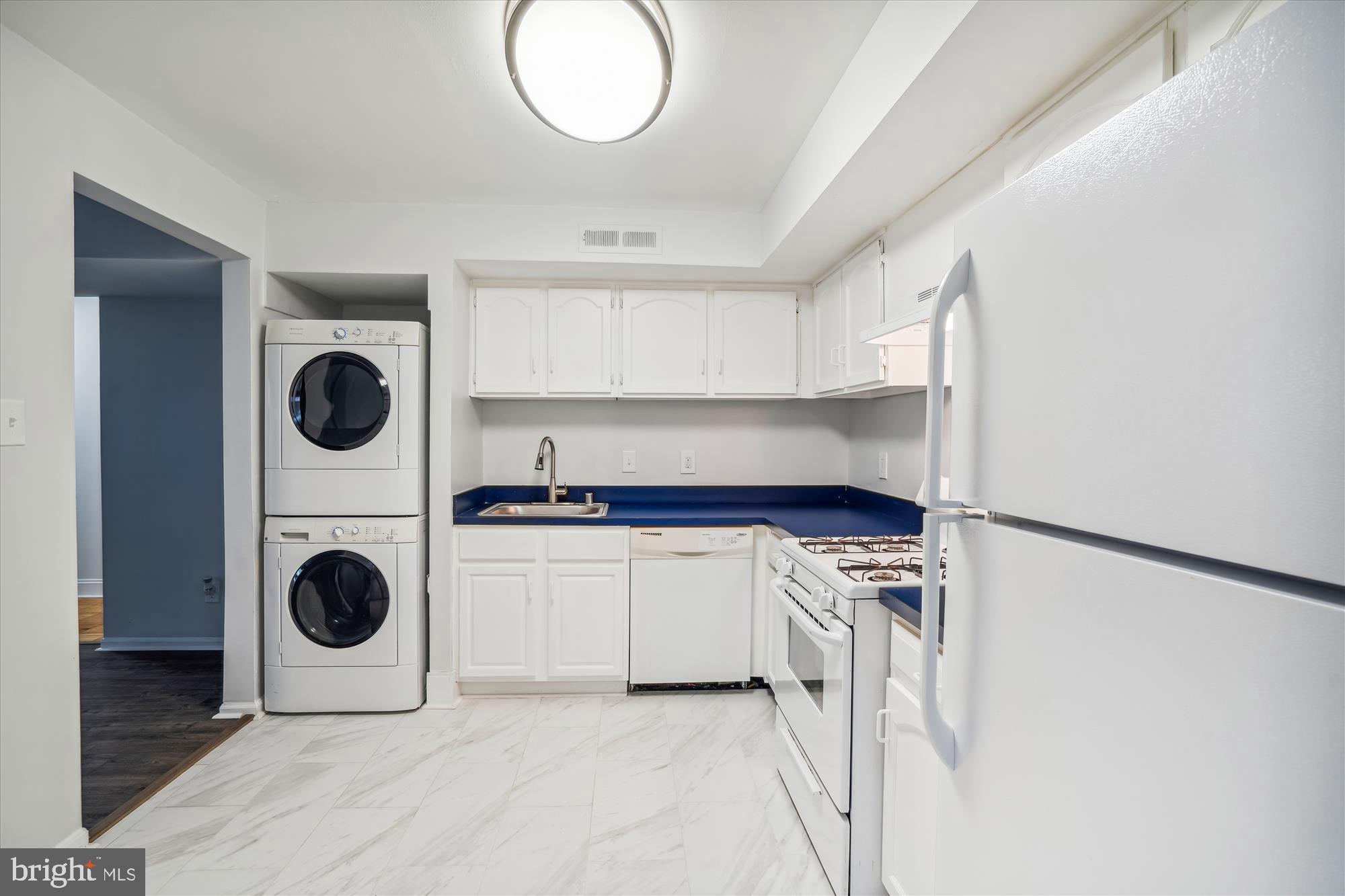 AMERICANA CENTRE - Residential