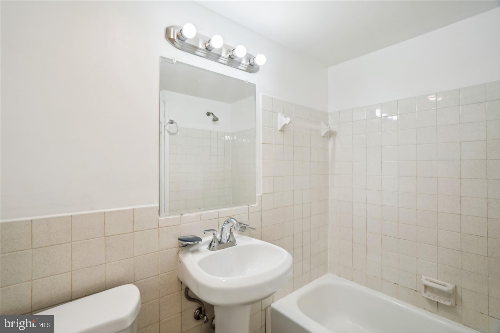 AMERICANA CENTRE - Residential