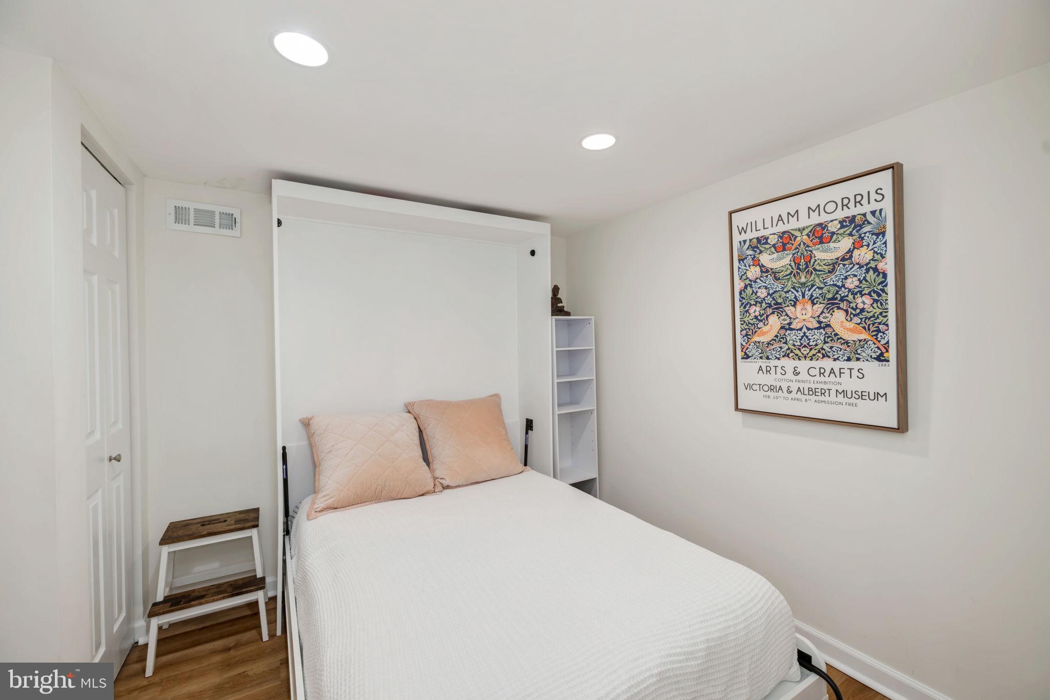 FAIRLINGTON GLEN - Residential