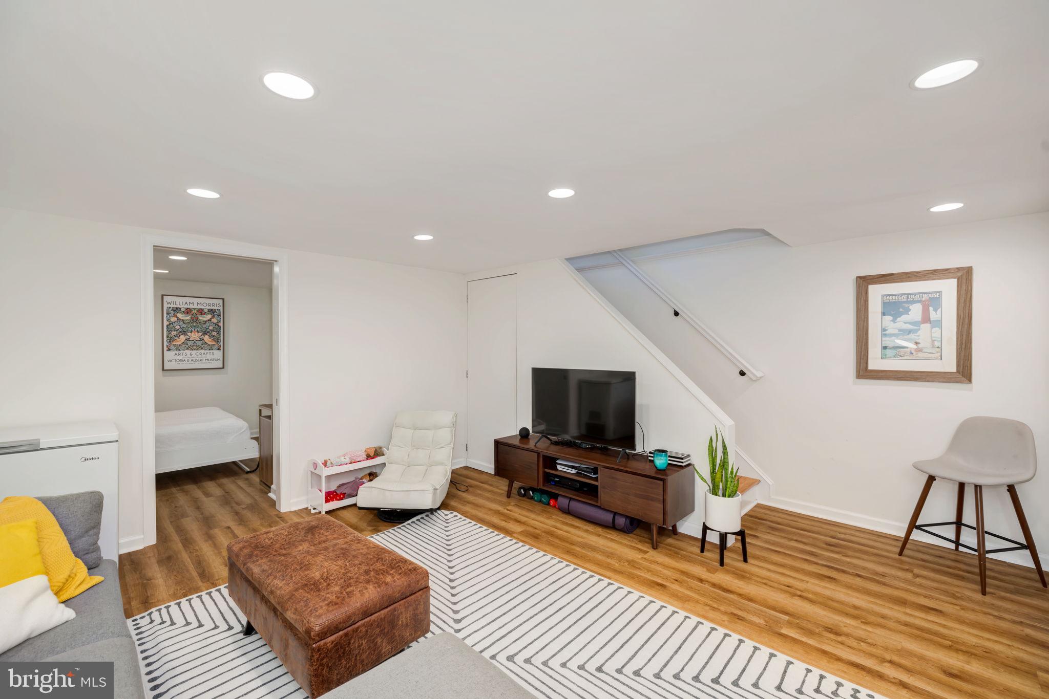 FAIRLINGTON GLEN - Residential