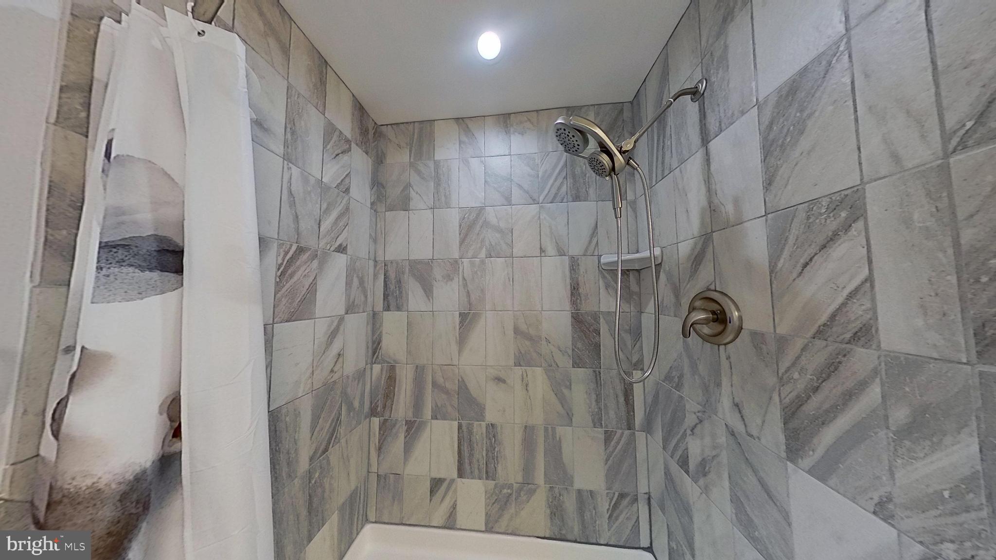 WESTMORELAND SHORES - Residential