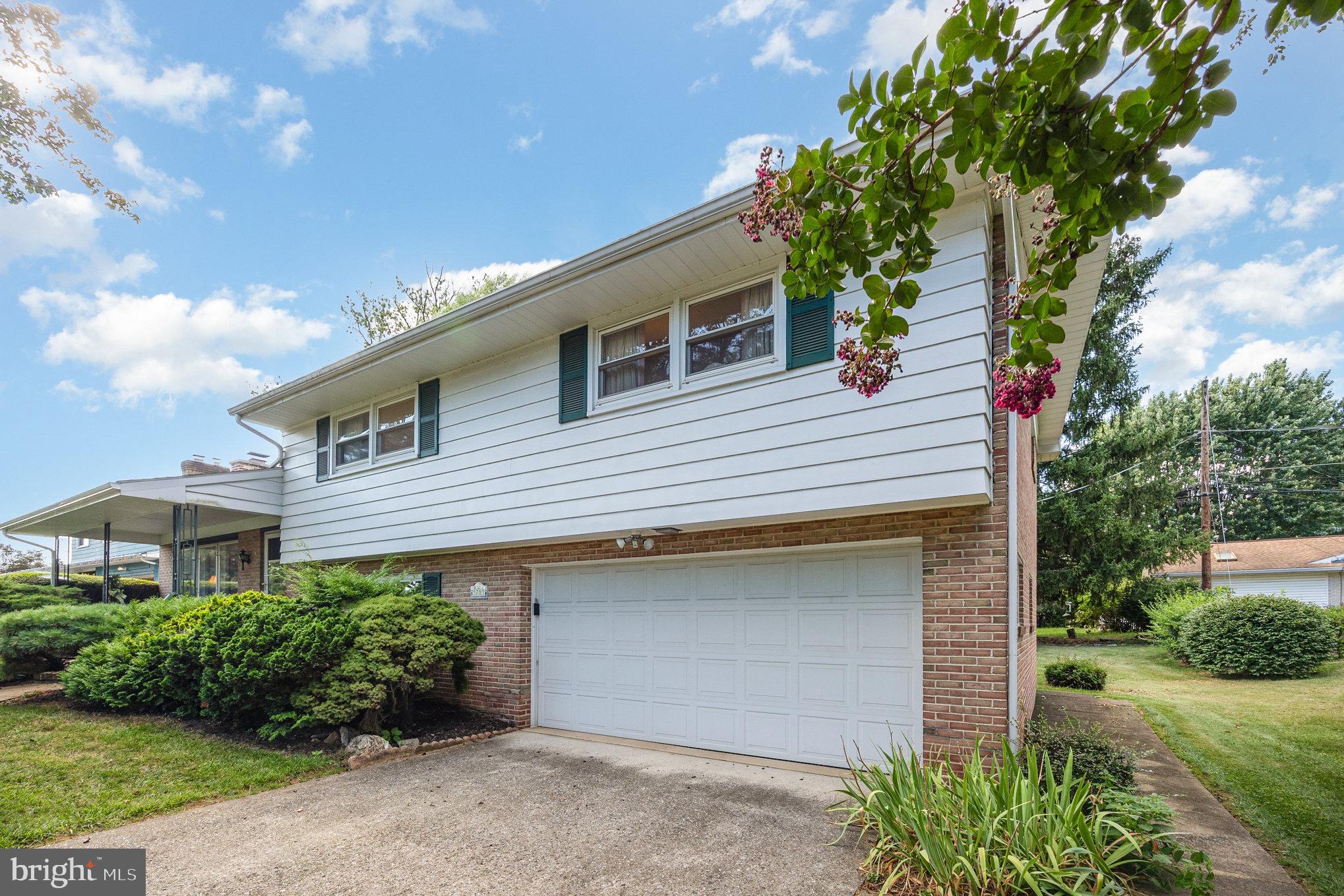 1711 CEDAR CLIFF DRIVE