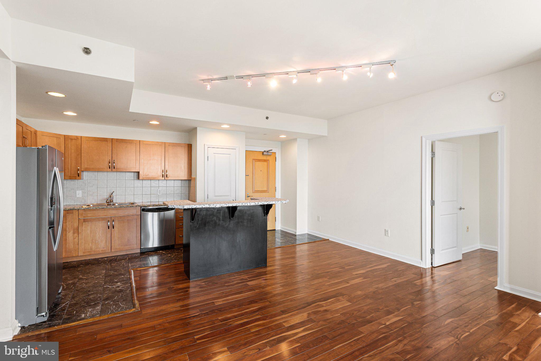 901 N PENN STREET 00 R1107
