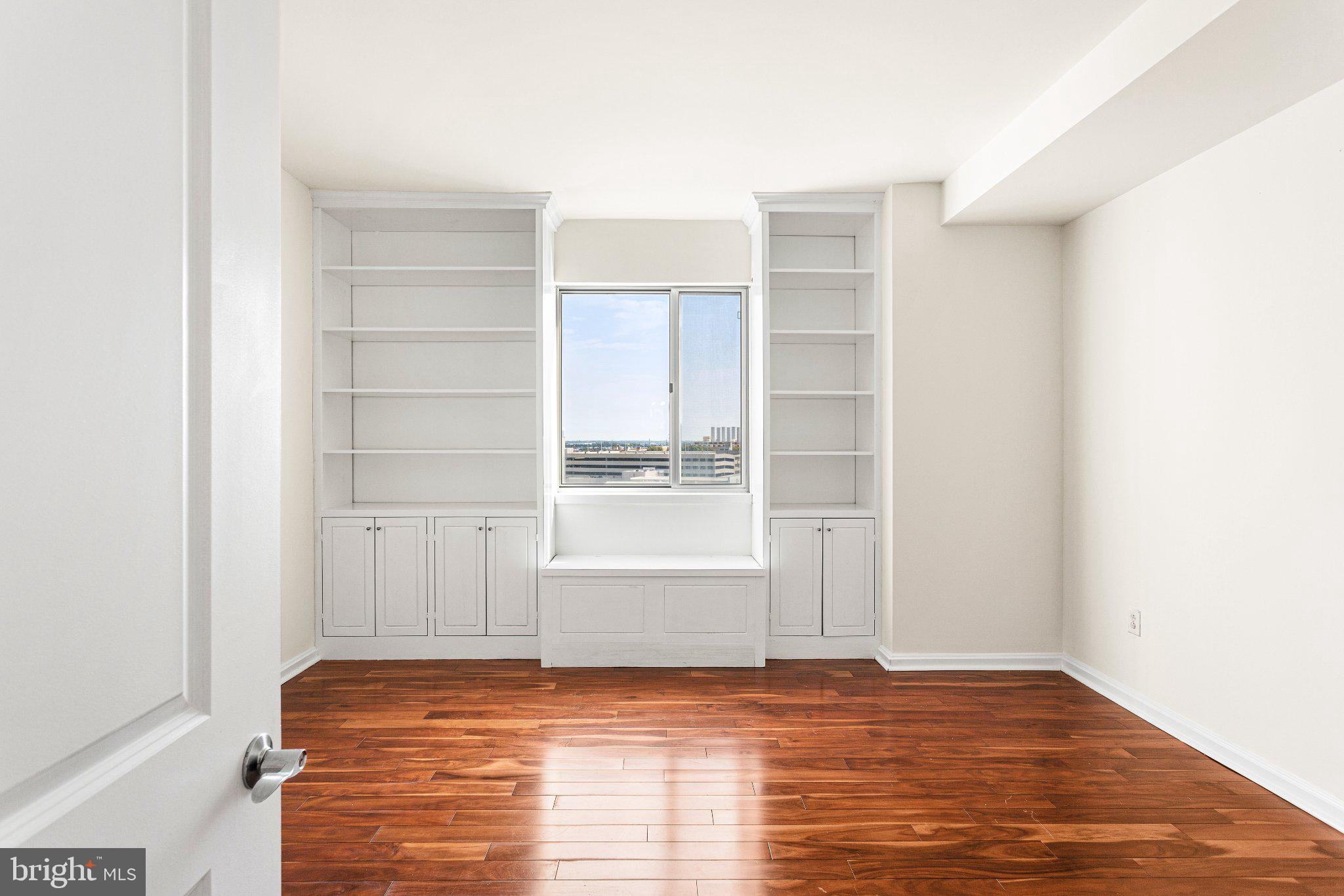 901 N PENN STREET 00 R1107