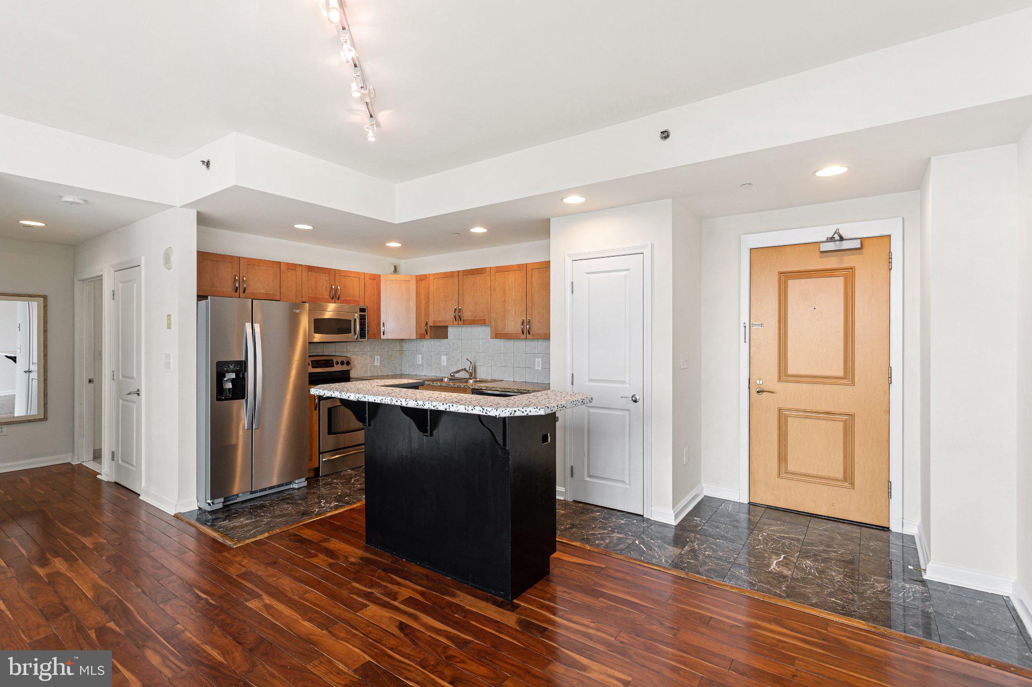901 N PENN STREET 00 R1107