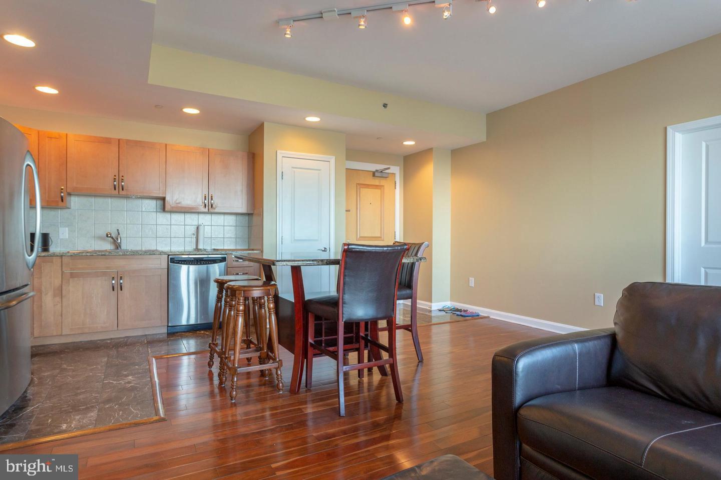 901 N PENN STREET 00 R1107