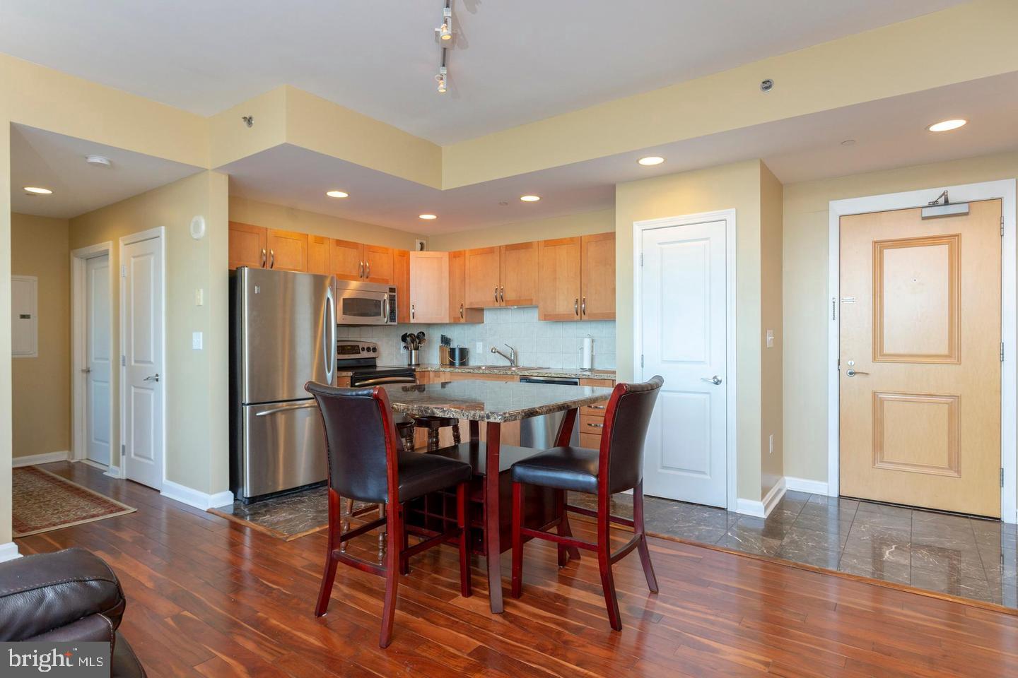 901 N PENN STREET 00 R1107