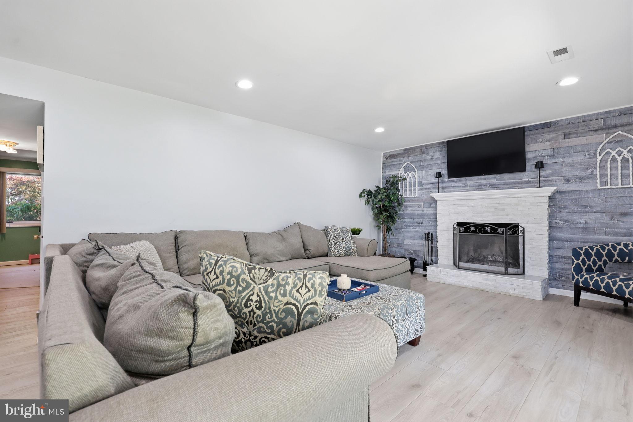 HUNTINGDON HOMES - Residential