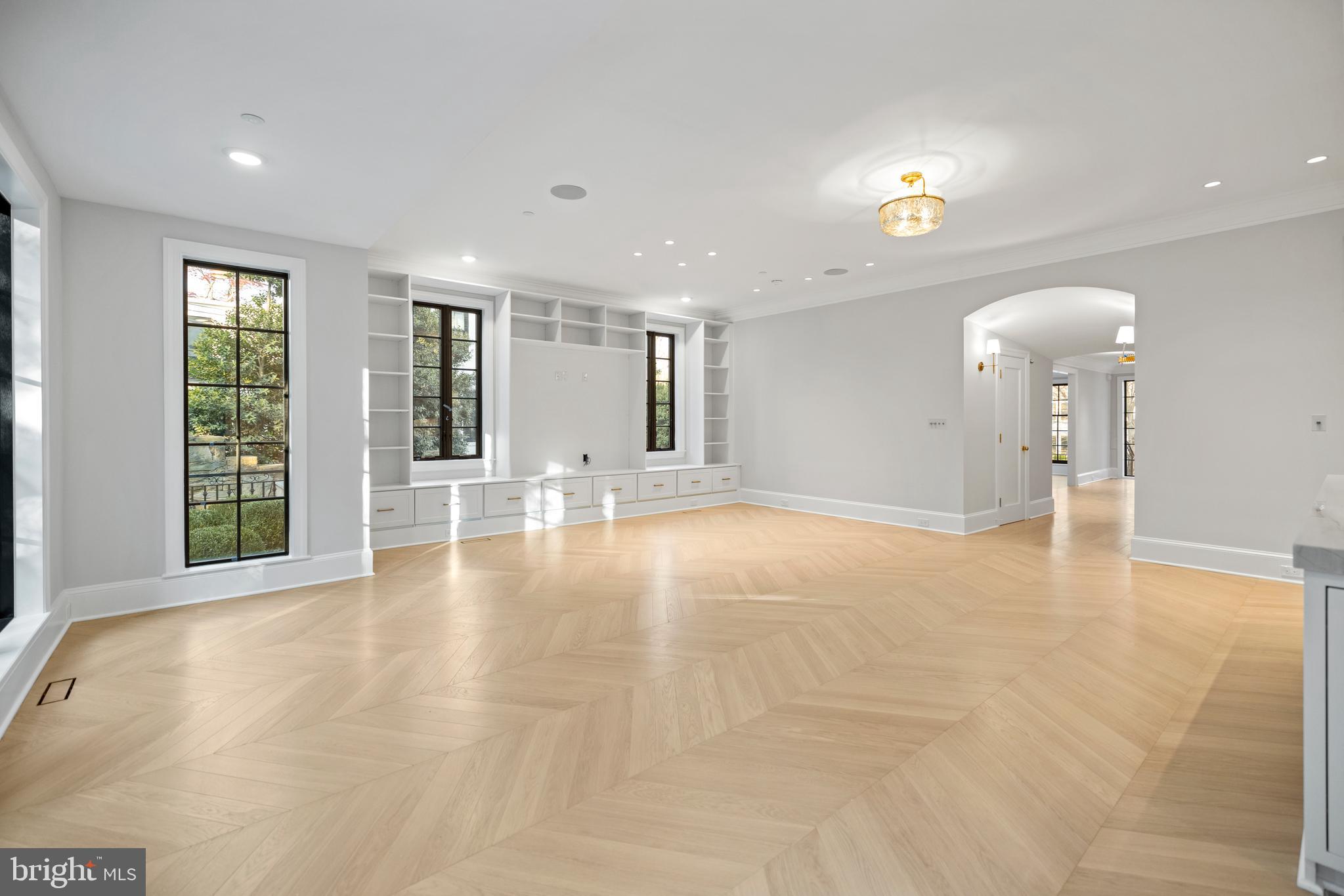 SPRING VALLEY - Residential