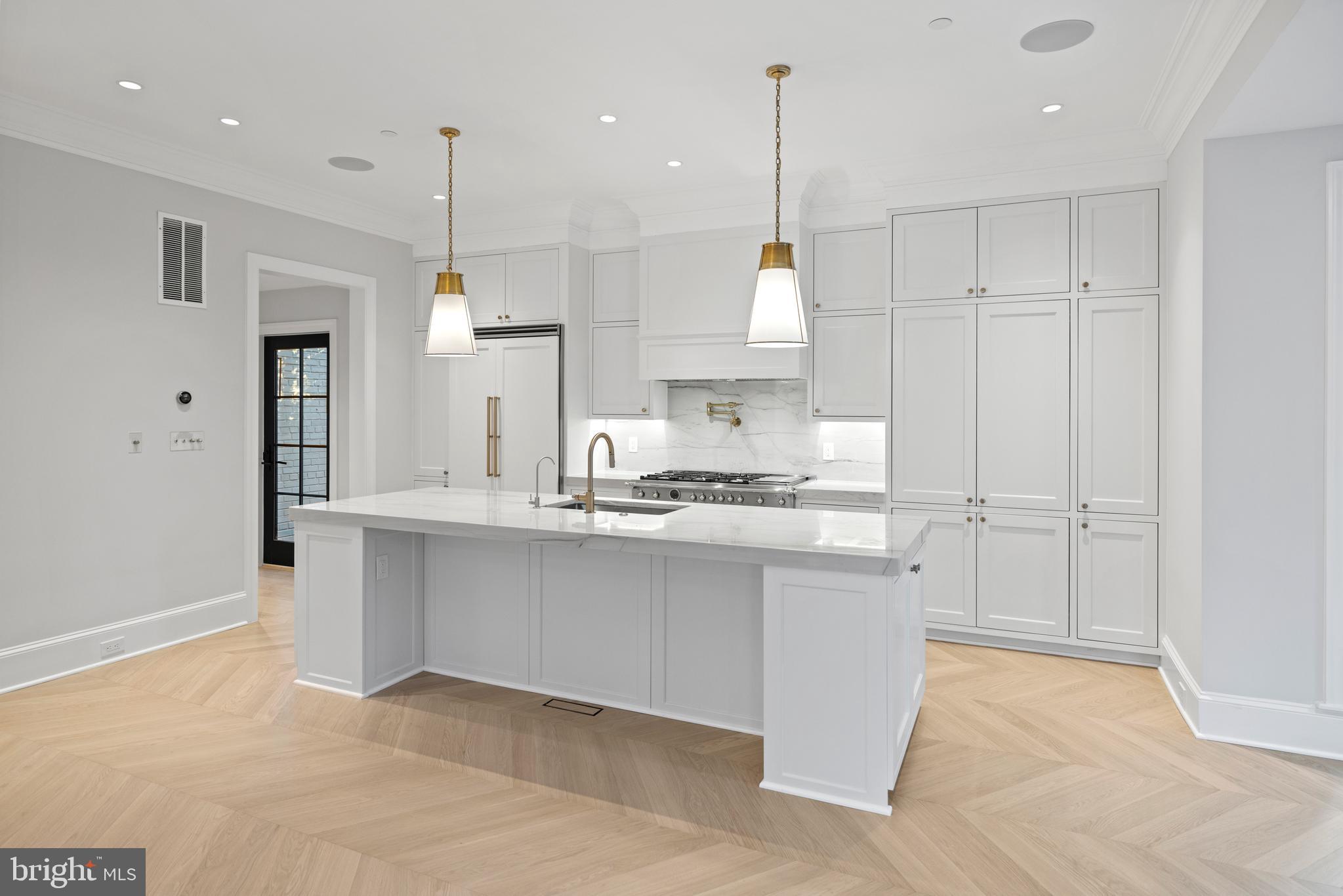 SPRING VALLEY - Residential