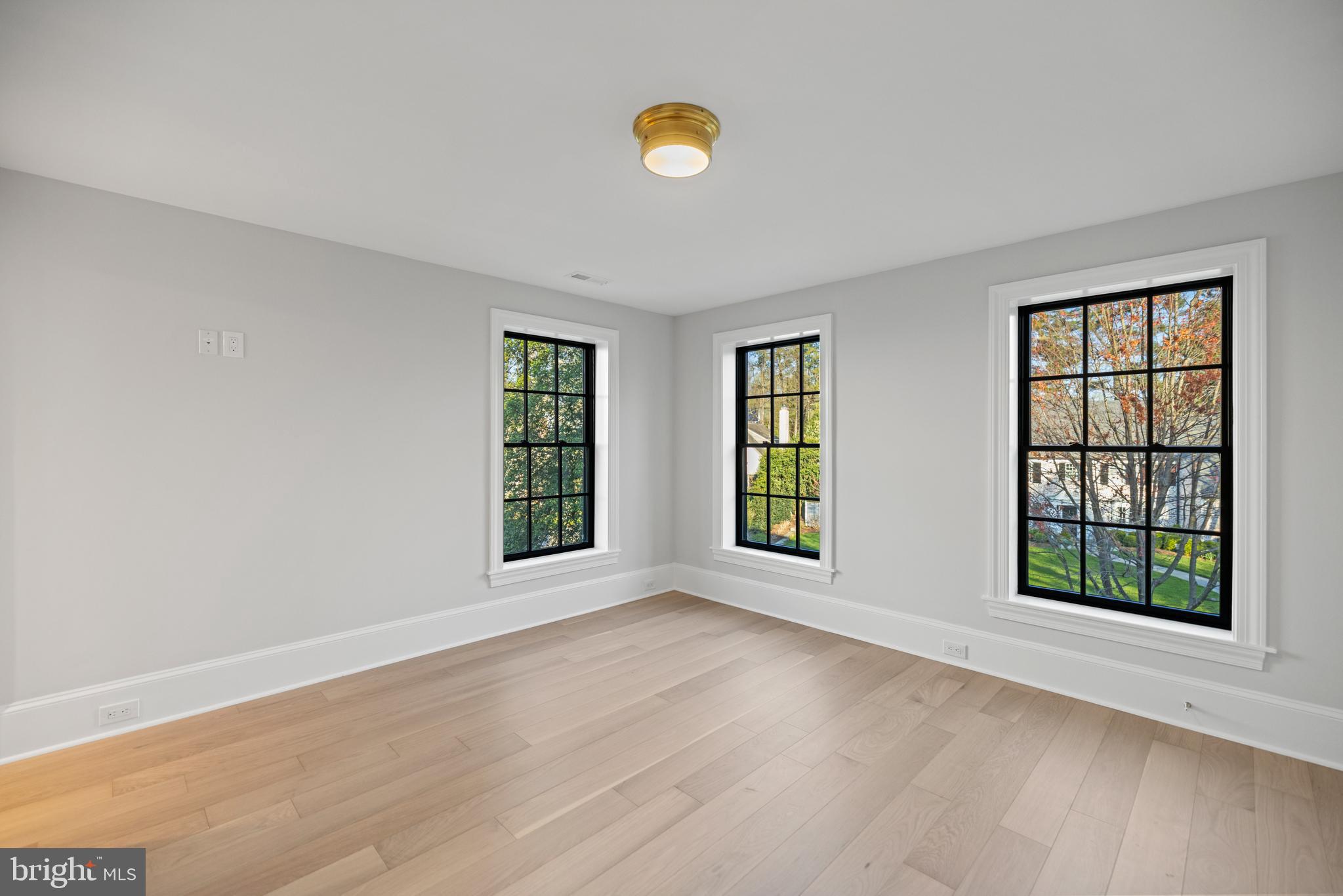 SPRING VALLEY - Residential