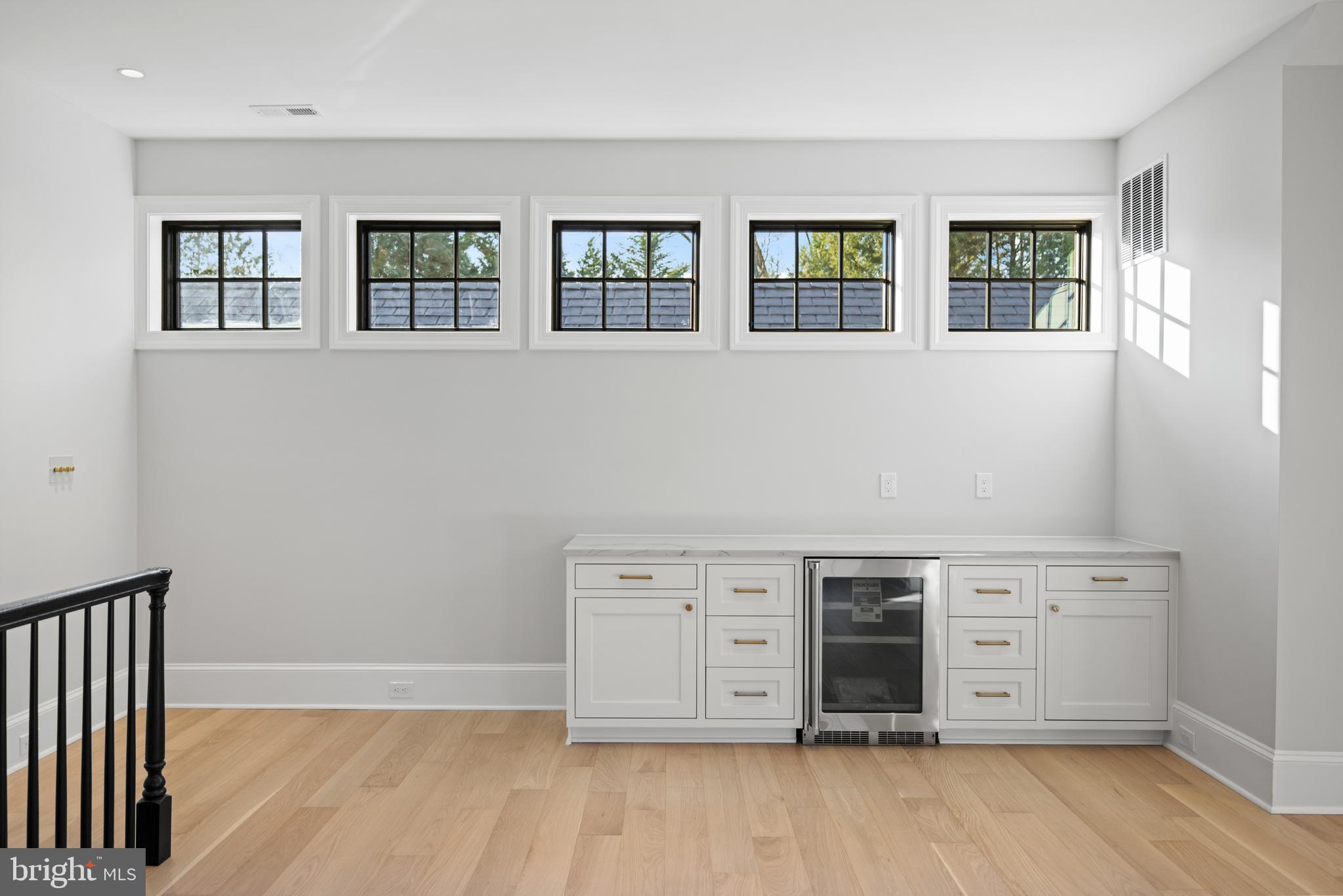 SPRING VALLEY - Residential