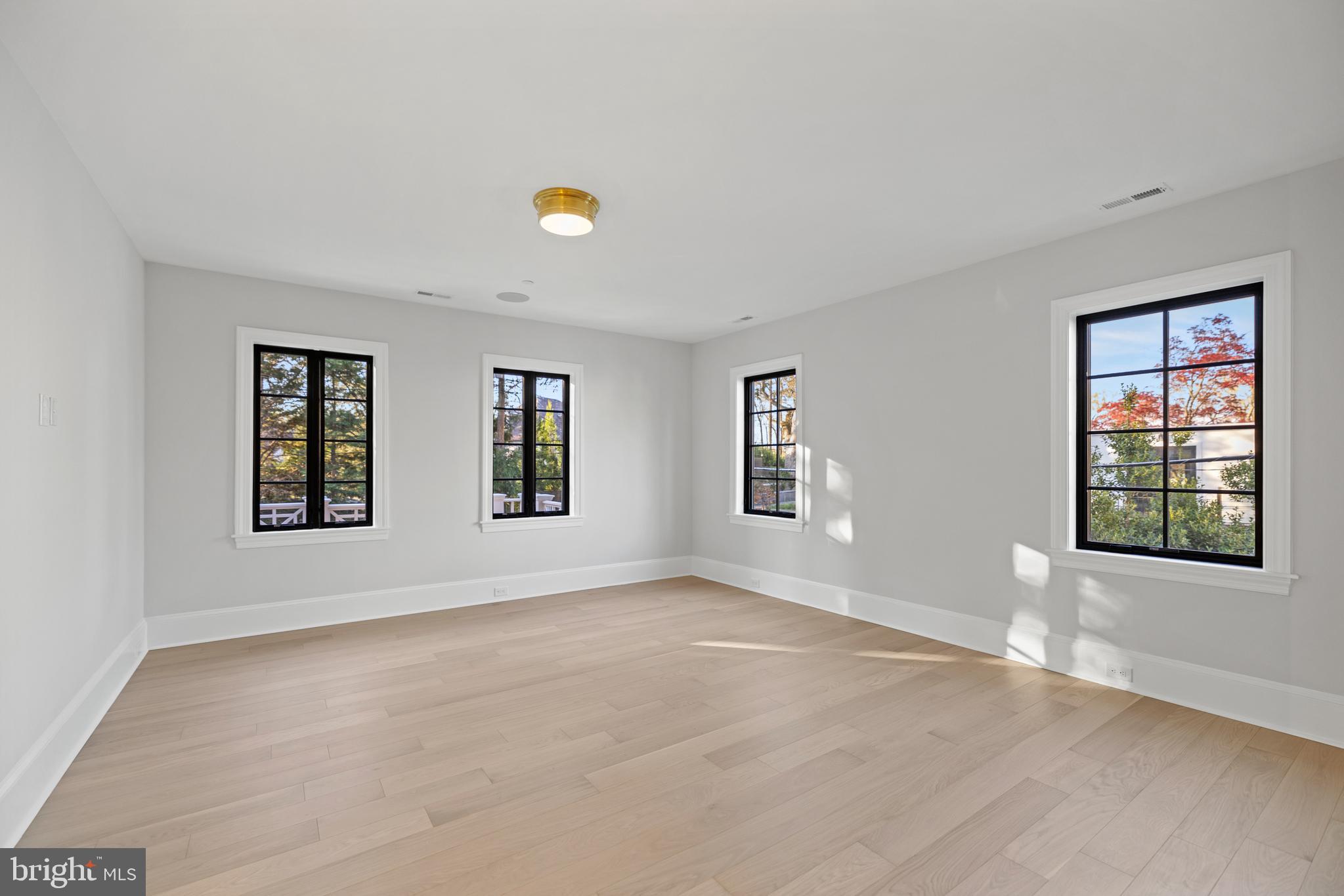 SPRING VALLEY - Residential