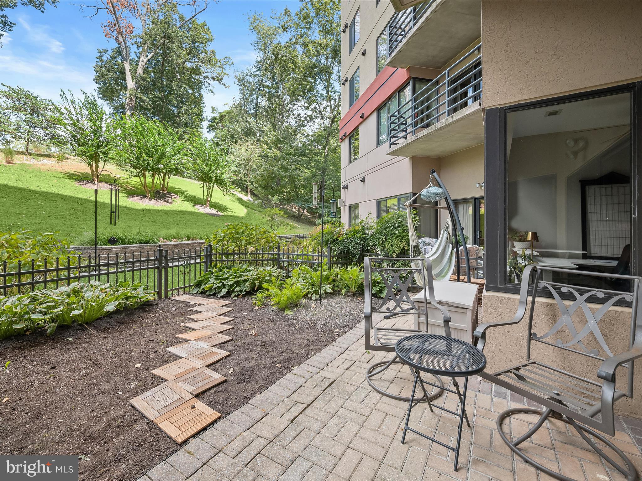 WATERMARK PLACE CONDOMINIUMS - Residential